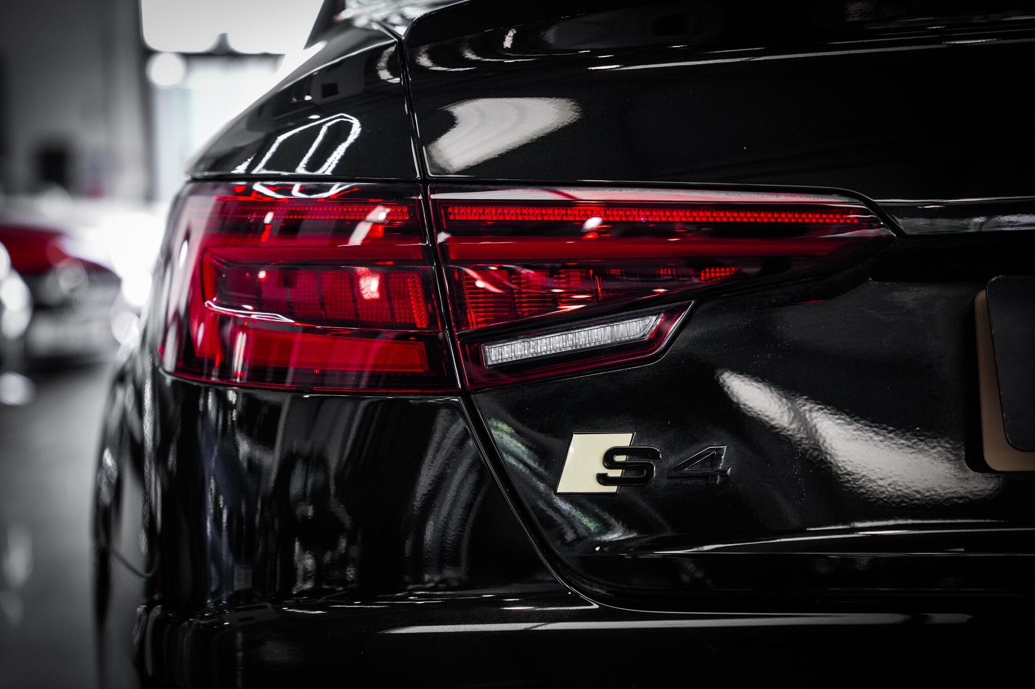 Audi S4 view 36