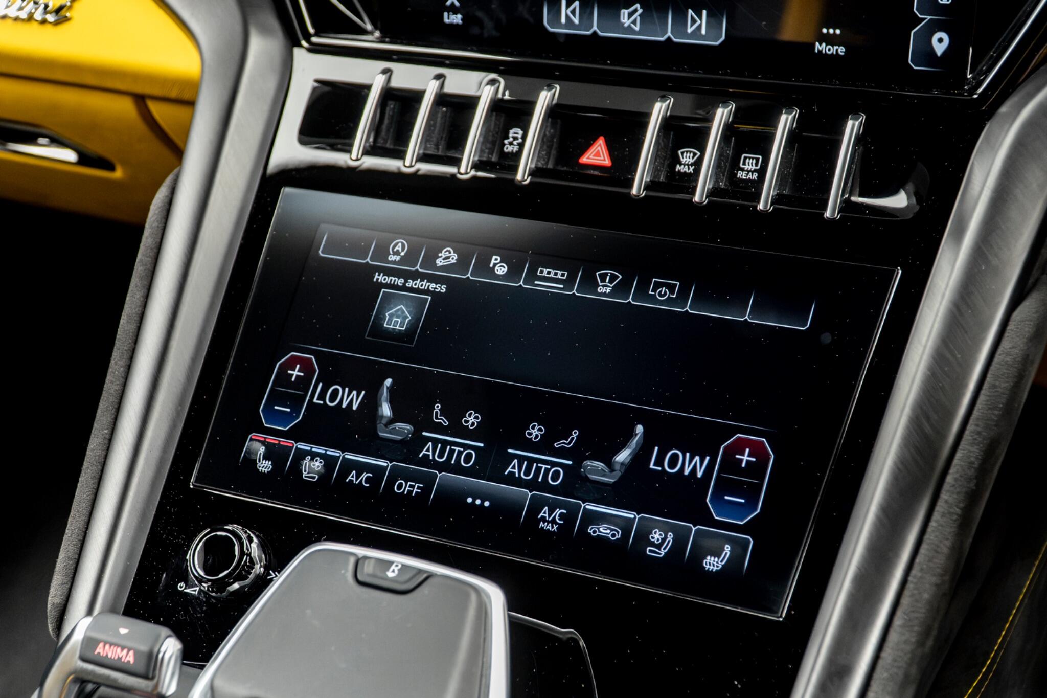 Lamborghini Urus view 42