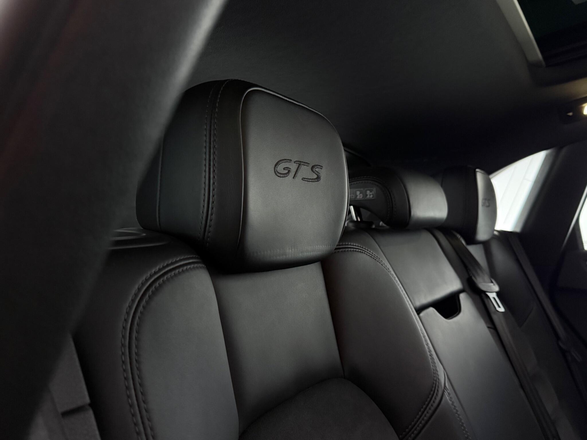 Porsche Macan view 59