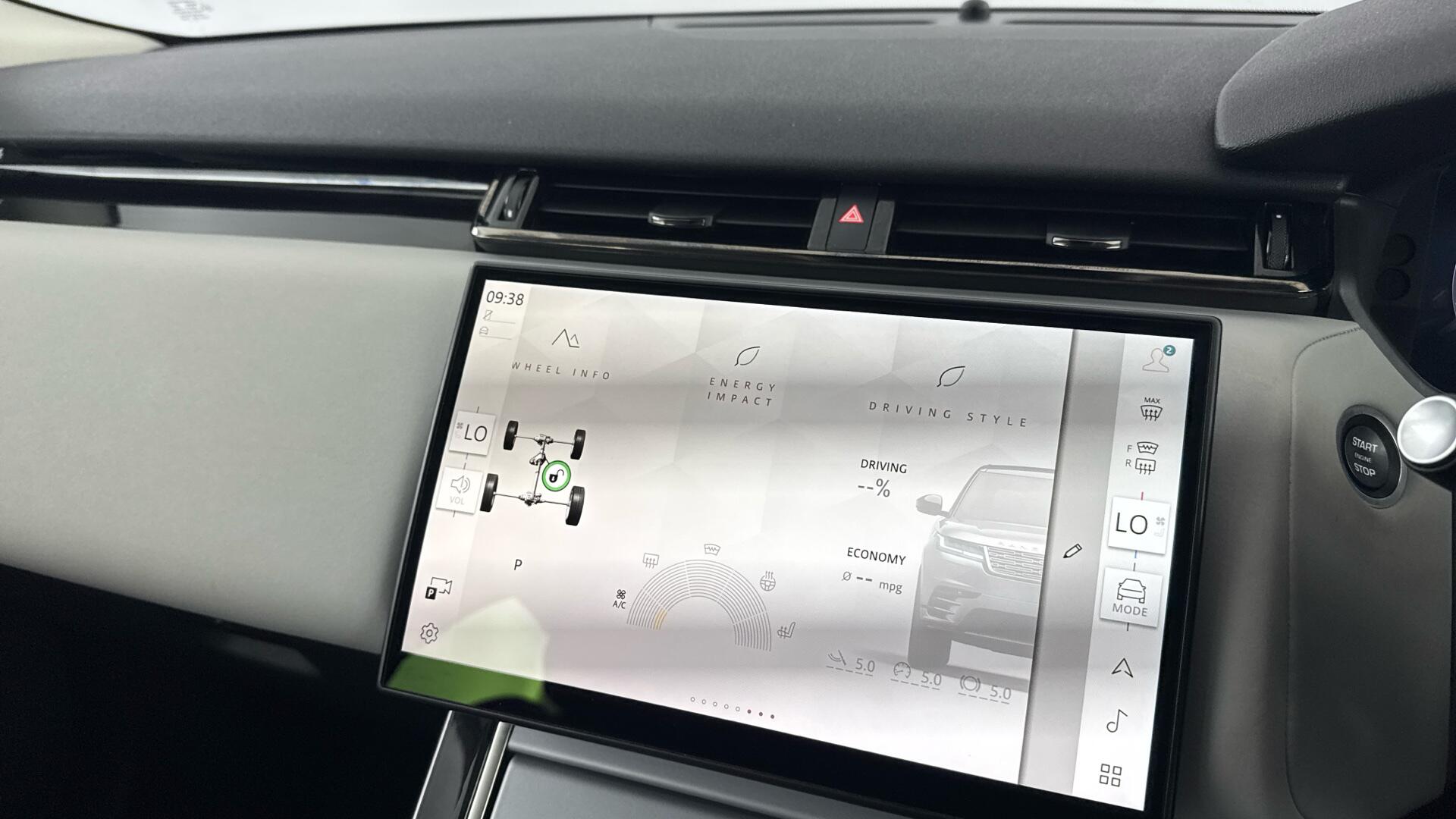 Land Rover Range Rover Velar view 30