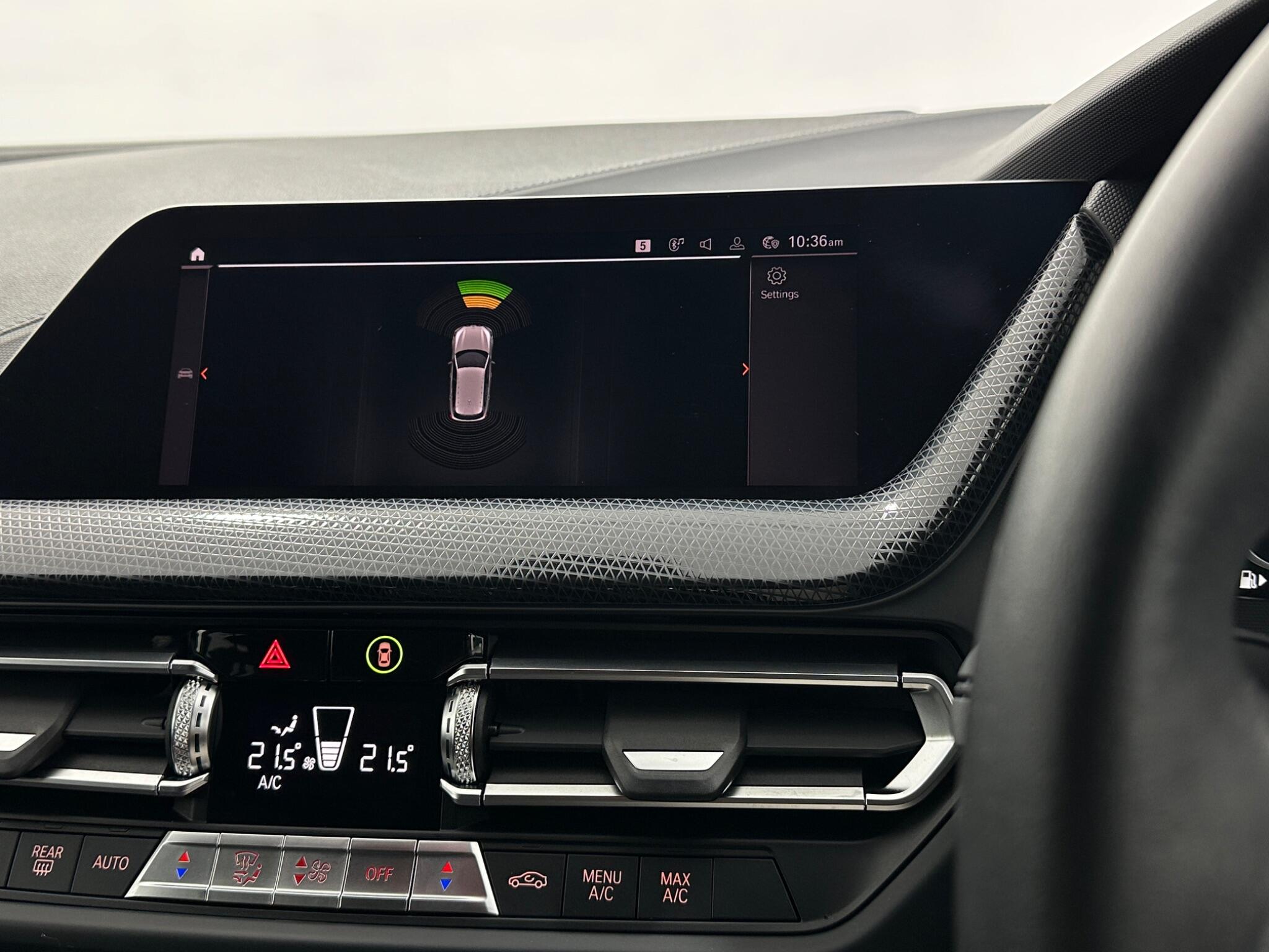 BMW 1 Series view 24