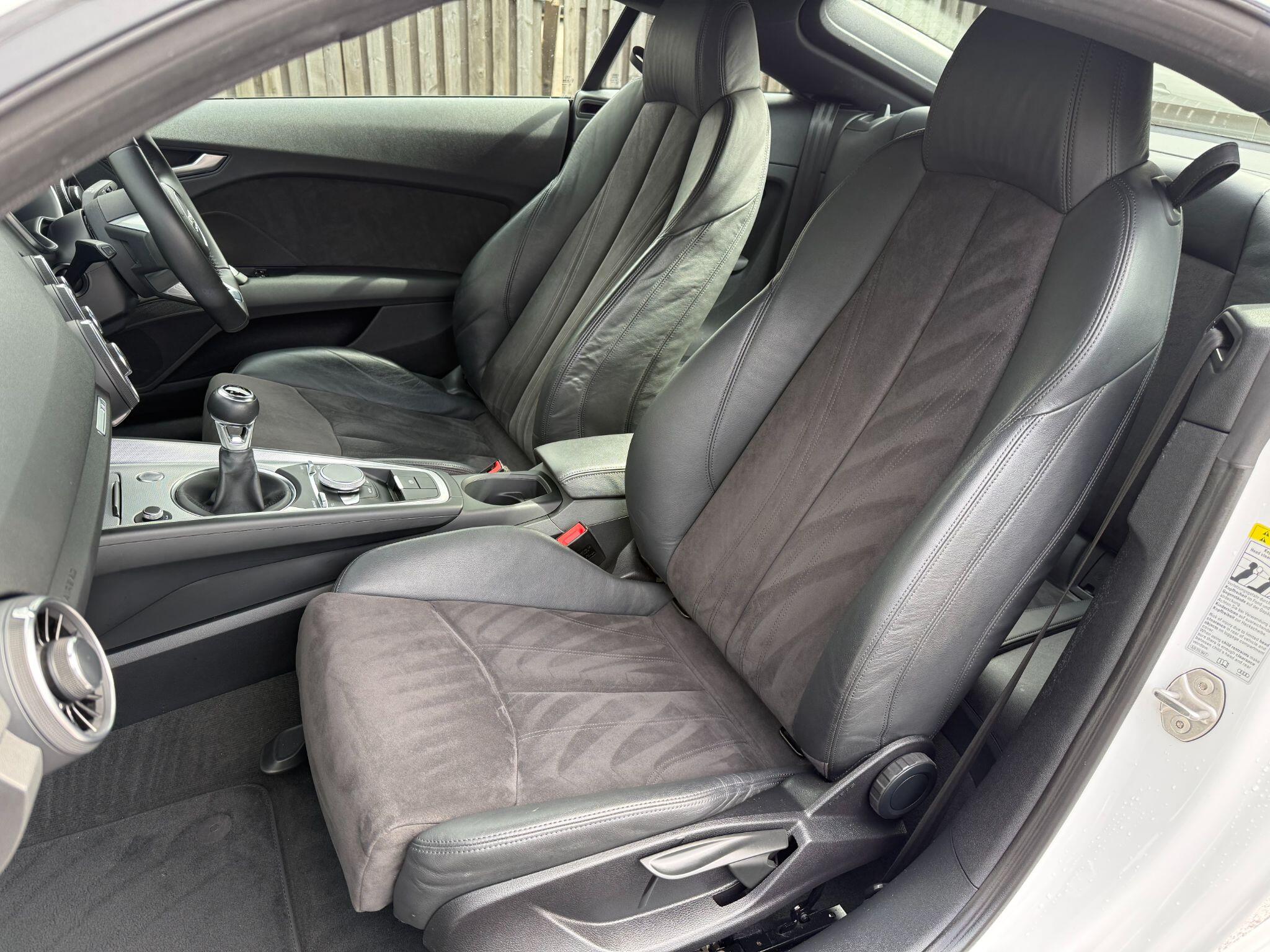Audi TT view 20