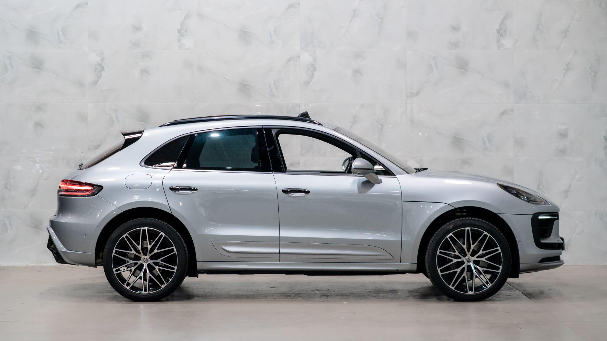 Porsche Macan view 9