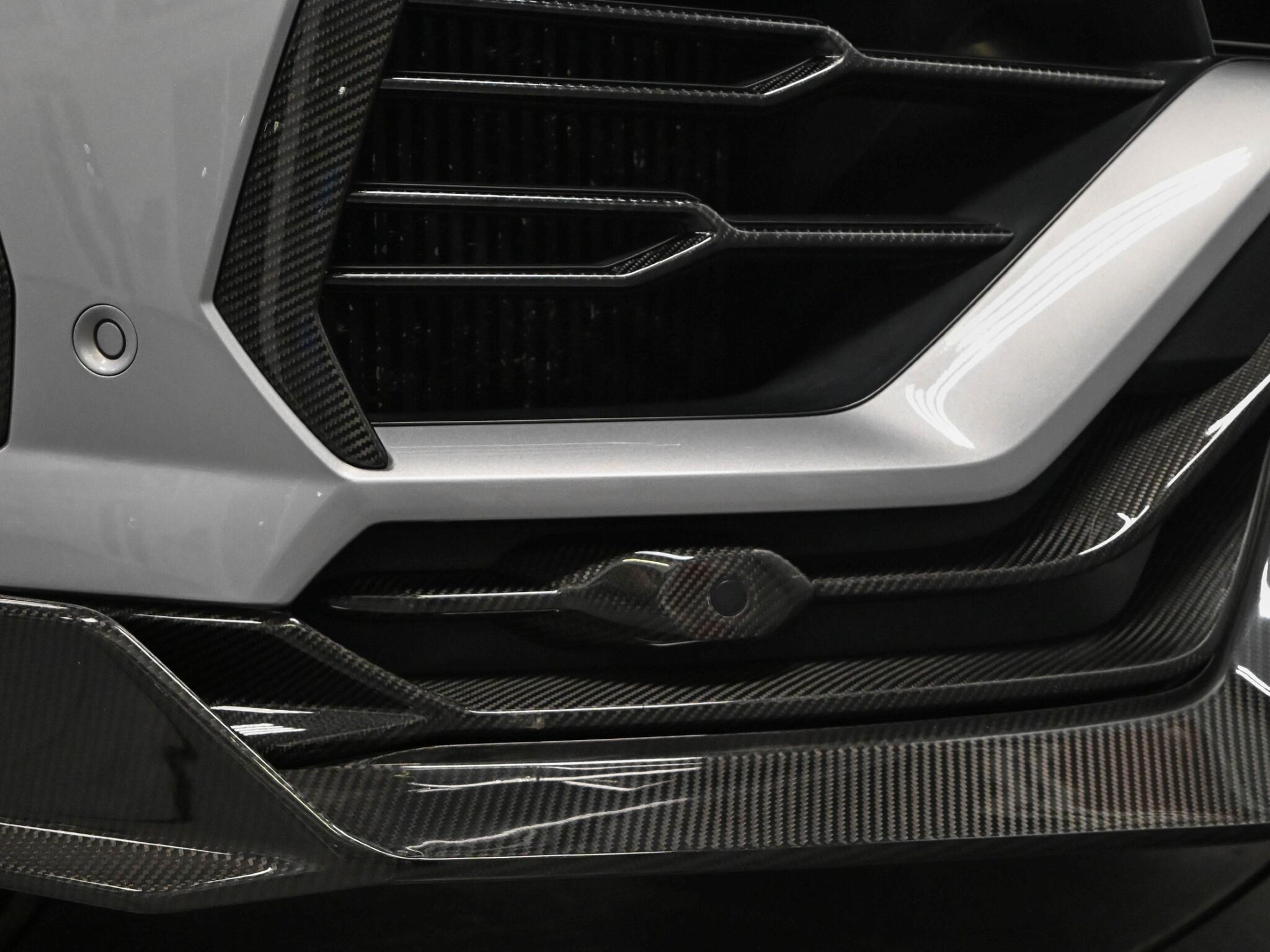 Lamborghini Urus view 30