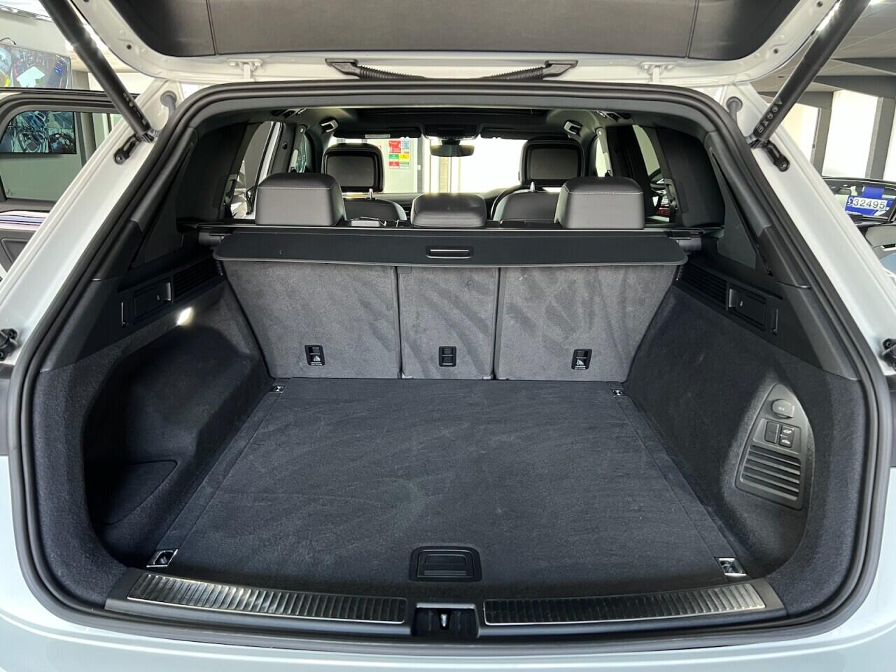 Volkswagen Touareg view 51