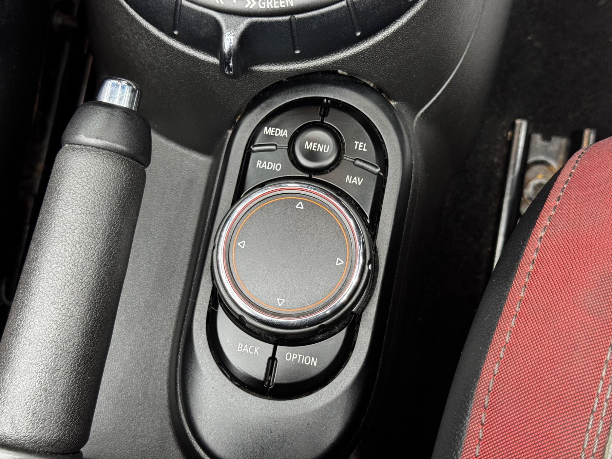 Mini Convertible view 22