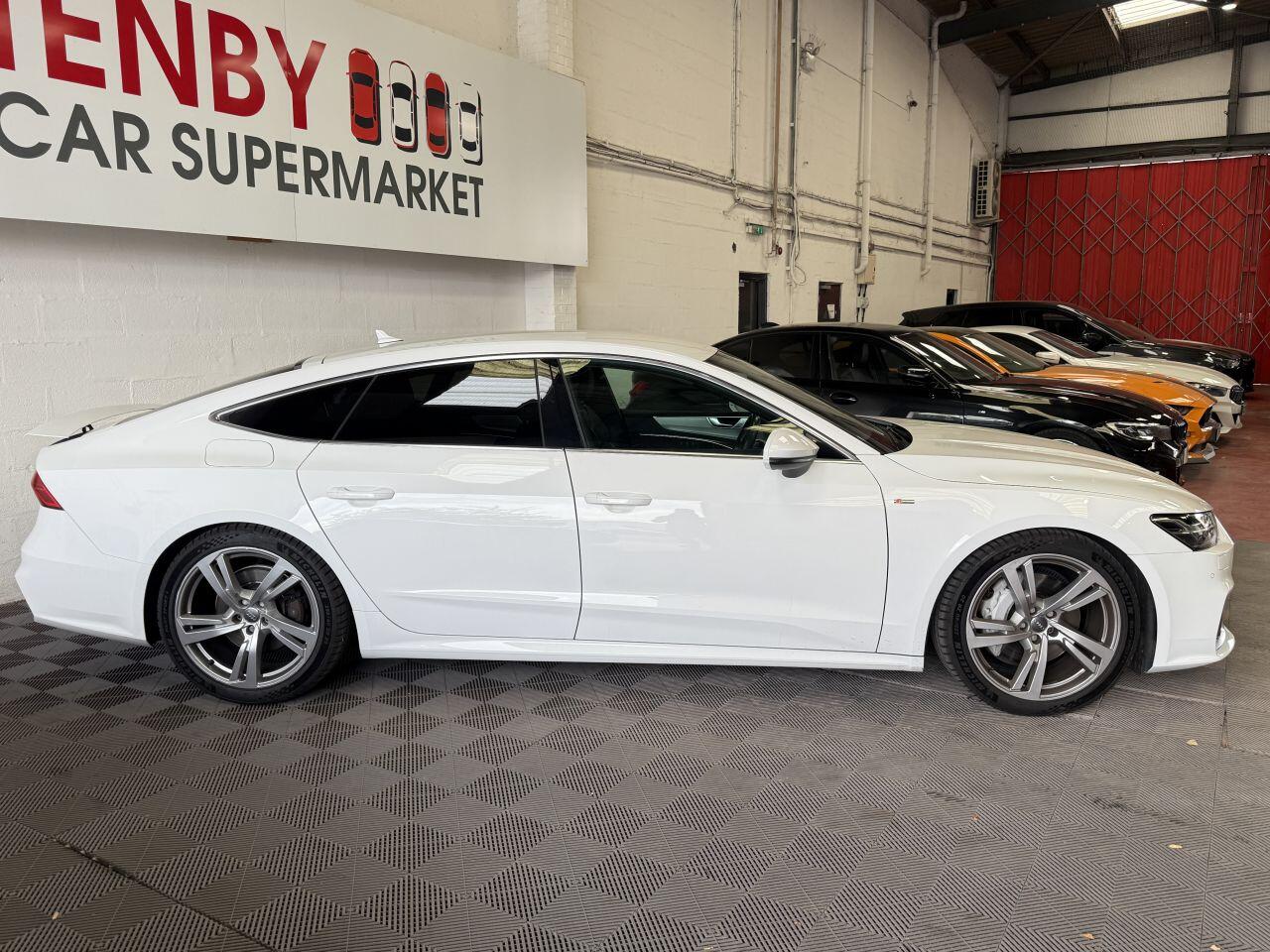 Audi A7 view 11