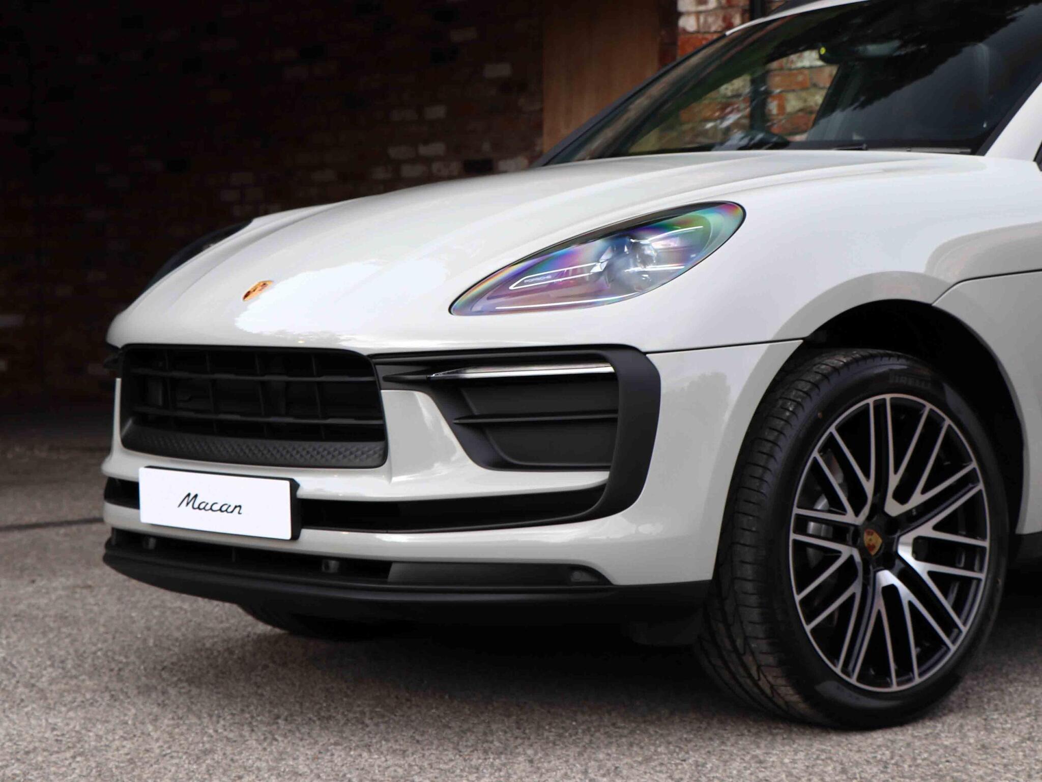 Porsche Macan view 50