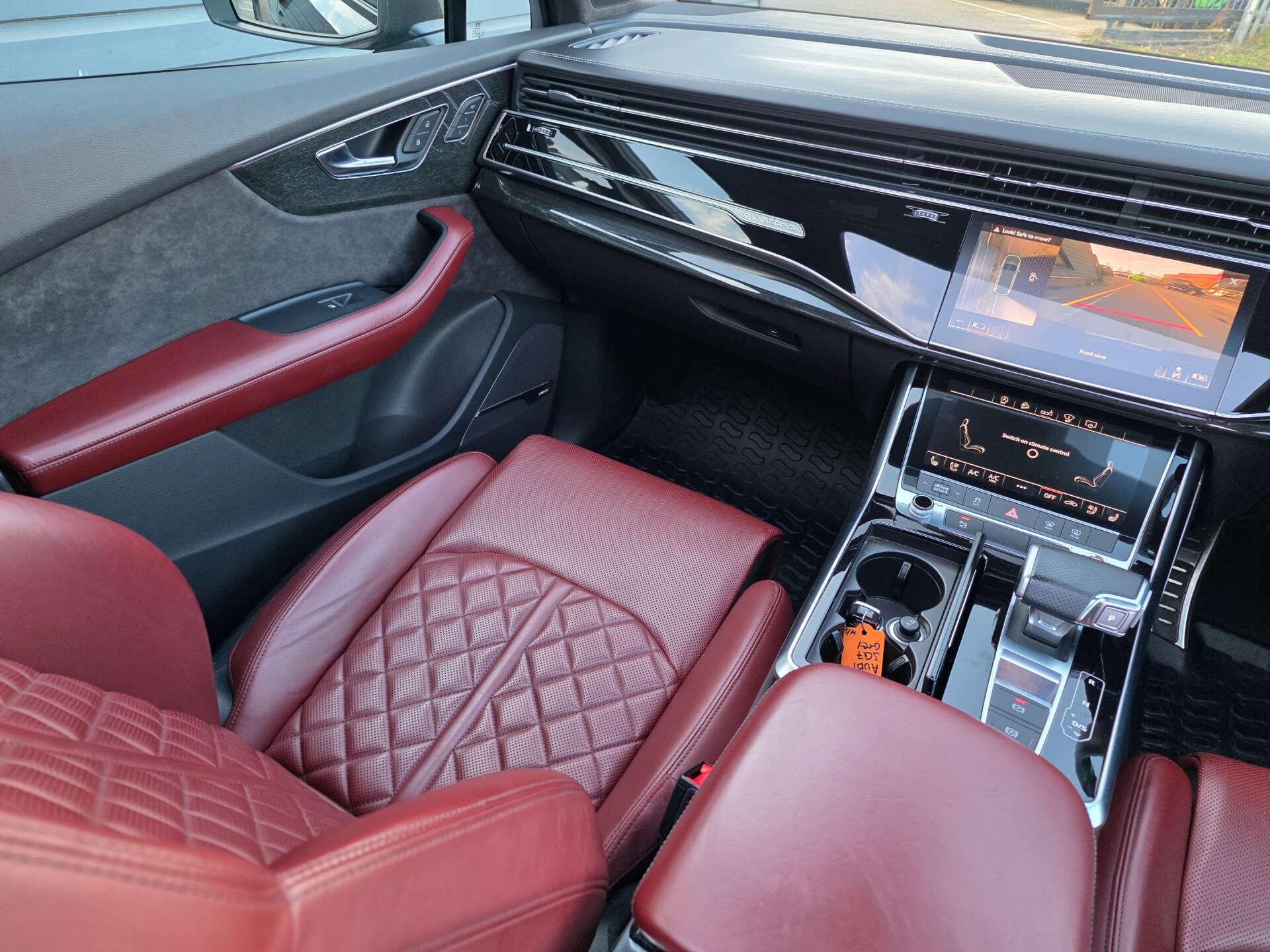 Audi SQ7 view 29
