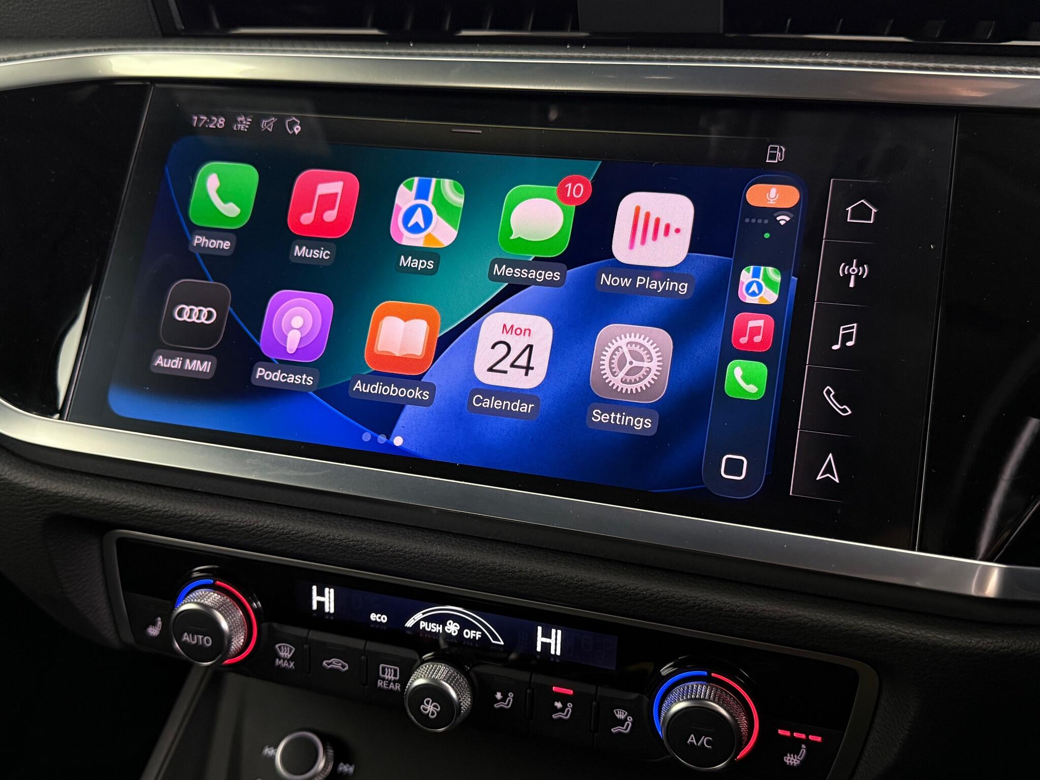 Audi Q3 view 32