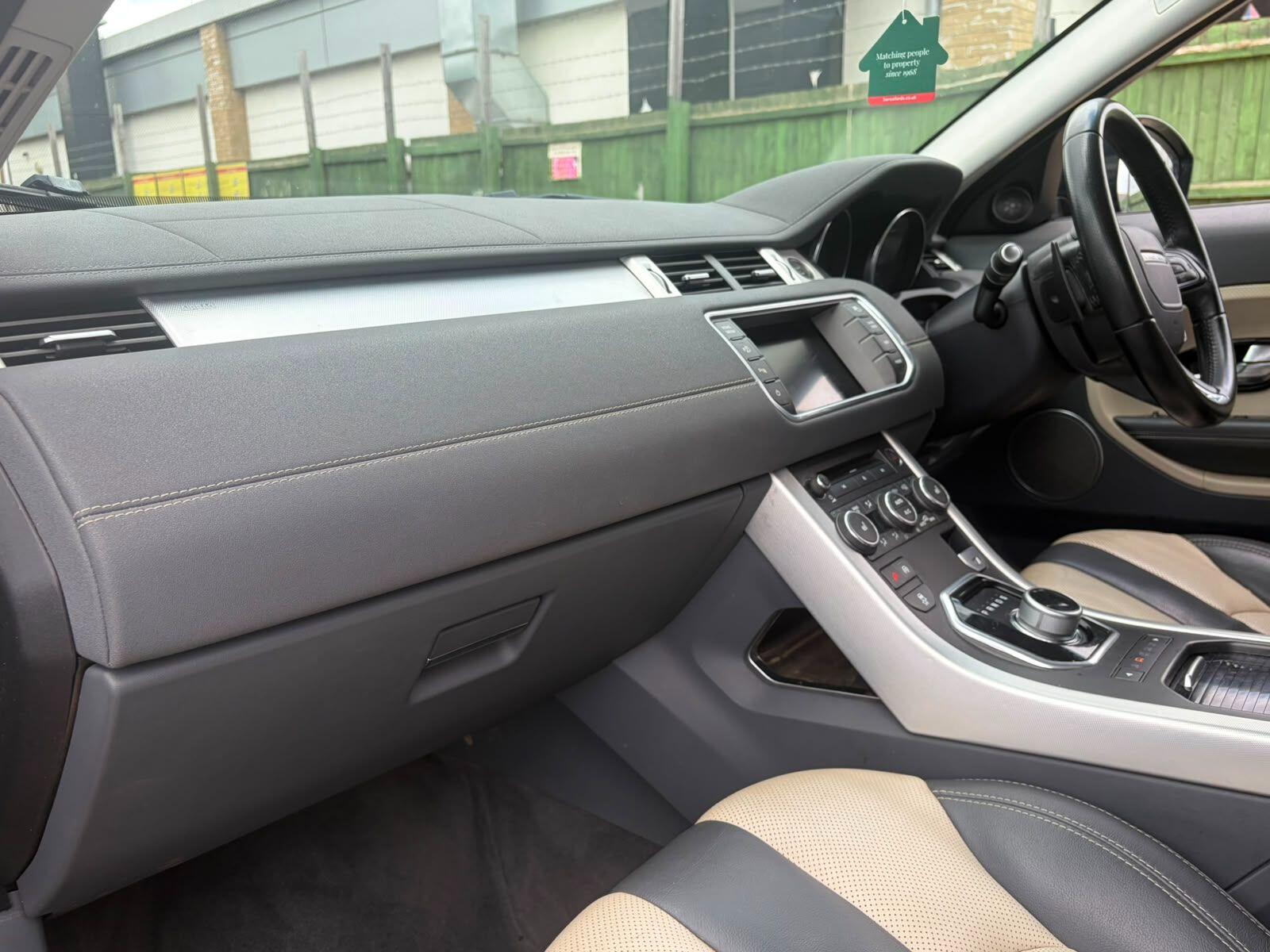 Land Rover Range Rover Evoque view 10
