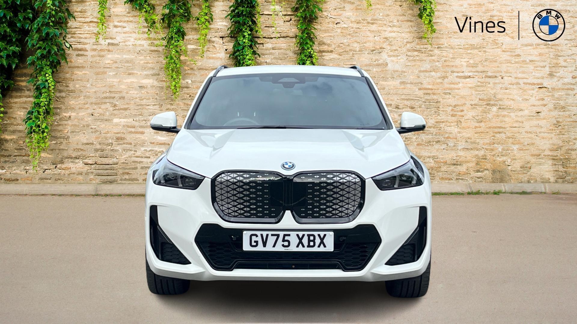 BMW iX1 view 16