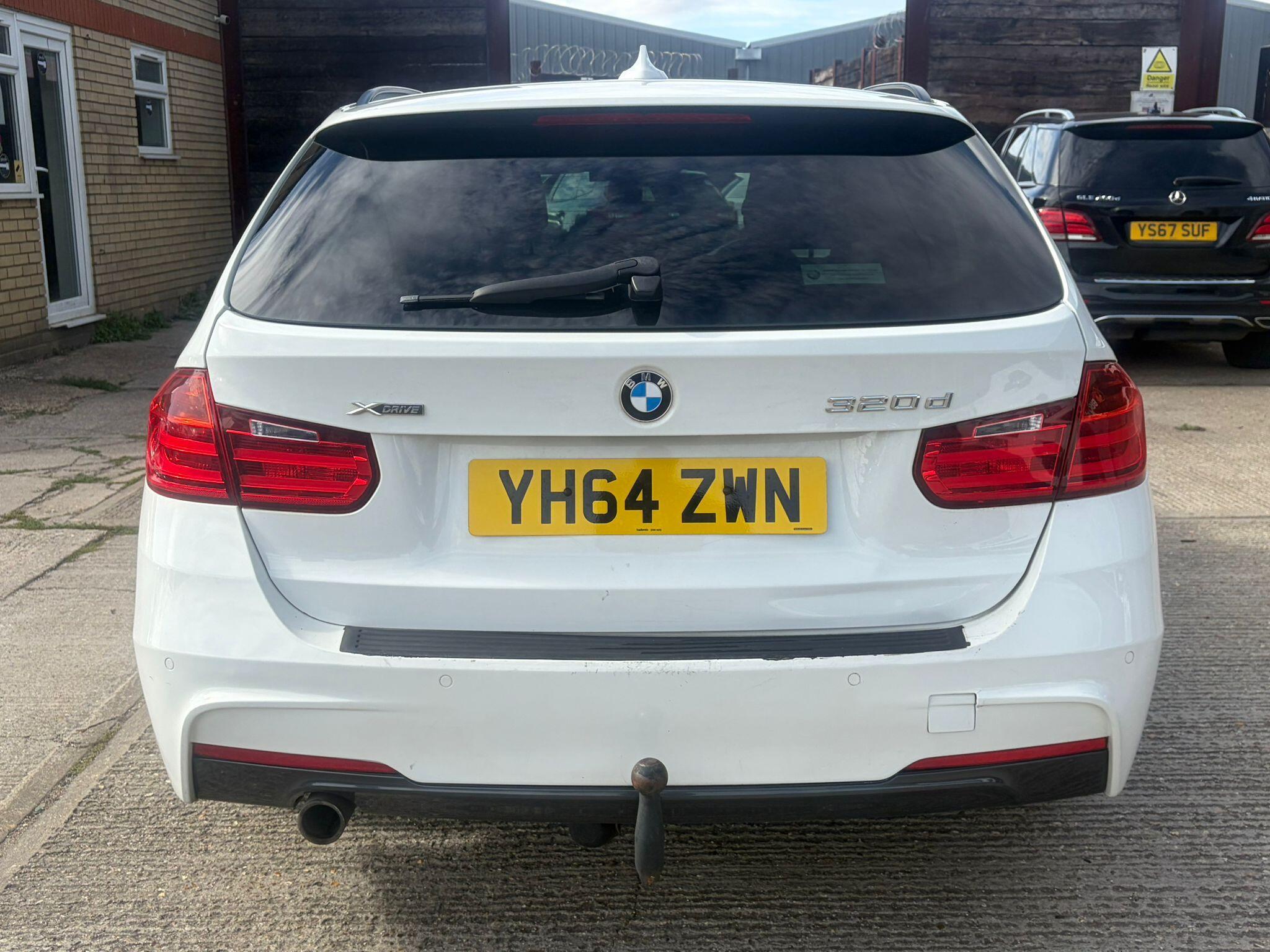 BMW 3 Series view 4