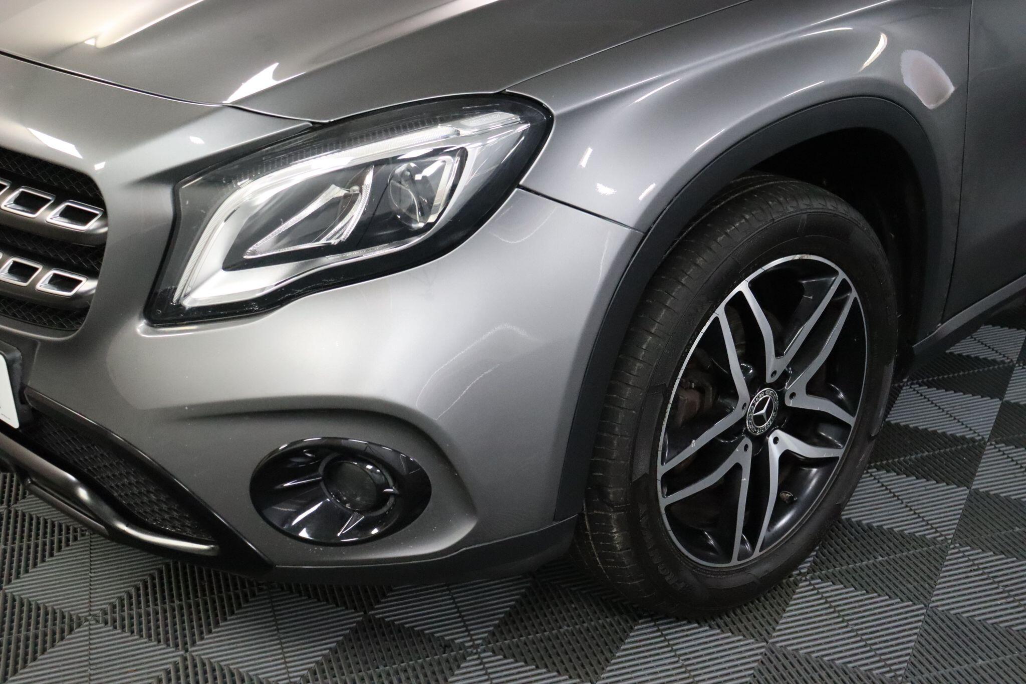 Mercedes-Benz Gla view 31