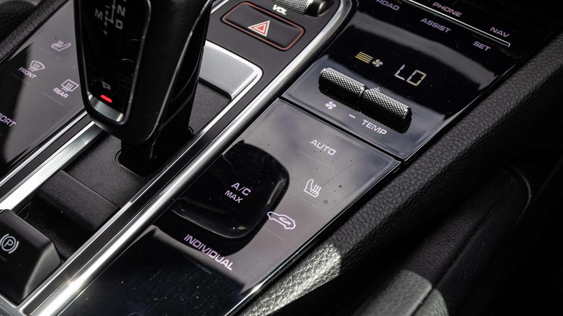 Porsche Cayenne view 23