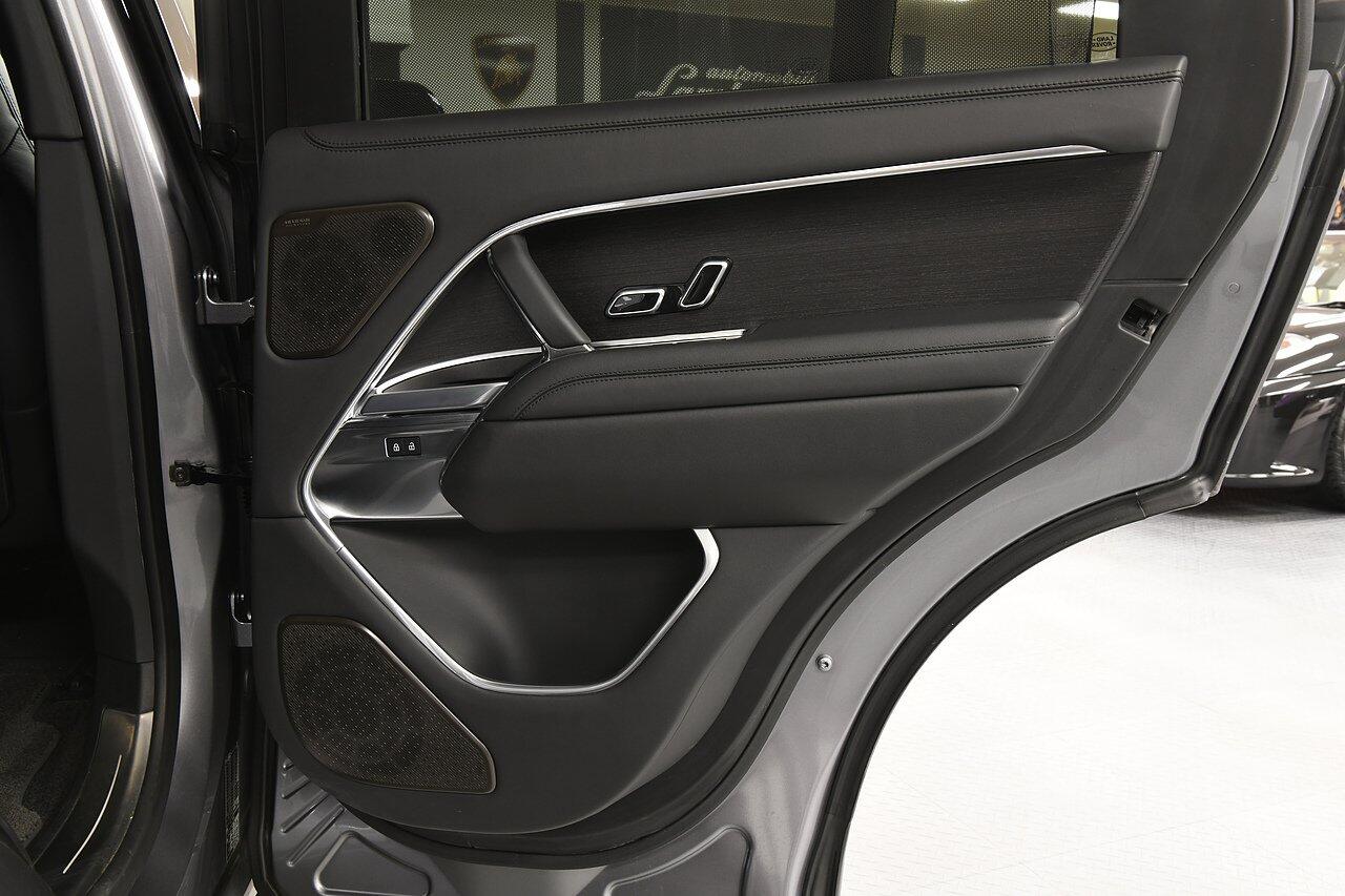 Land Rover Range Rover view 30