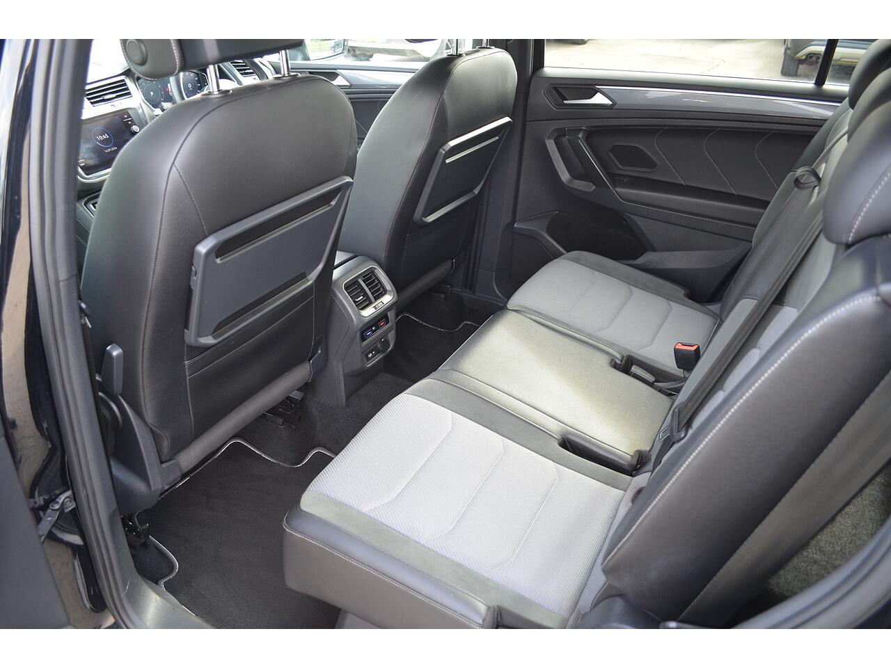 Volkswagen Tiguan Allspace view 22