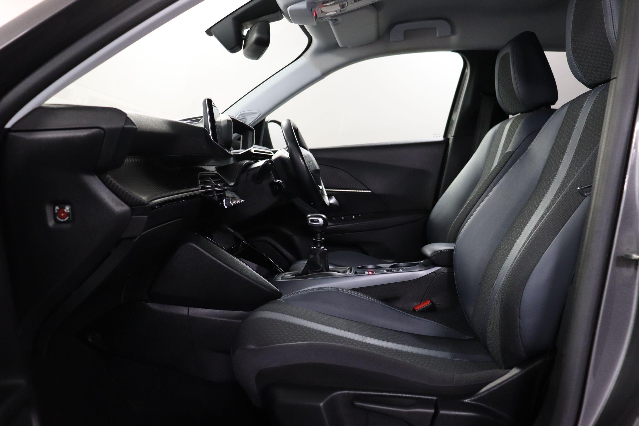 Peugeot 2008 view 42