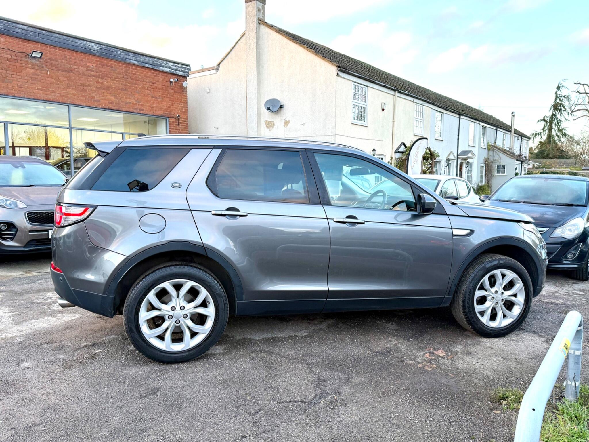 2015 Land Rover Discovery Sport 2.0 TD4 HSE Auto 4WD Euro 6 (s/s) 5dr • 86,302 miles image 9
