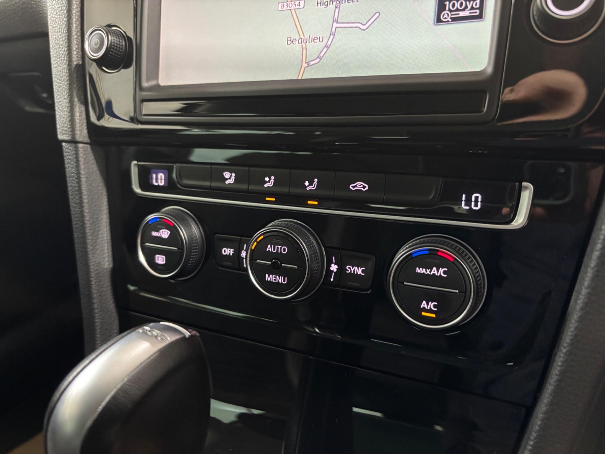 Volkswagen Golf view 38