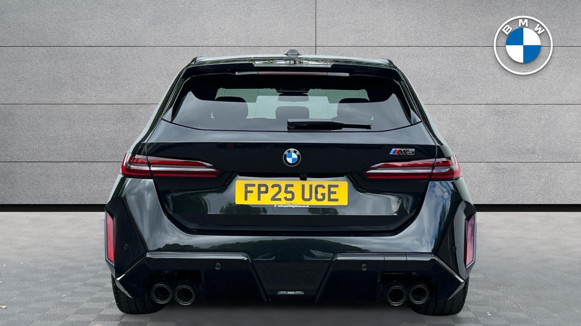 BMW M5 view 15