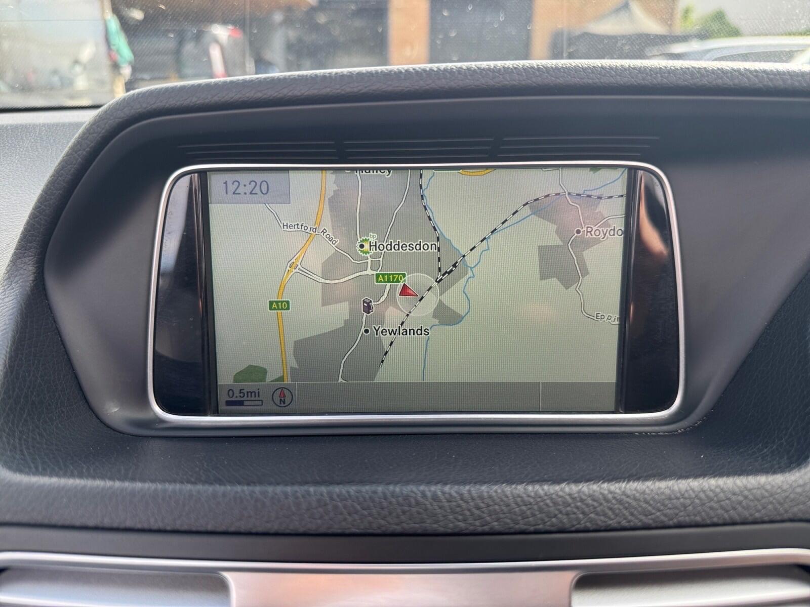 Mercedes-Benz E-Class view 22