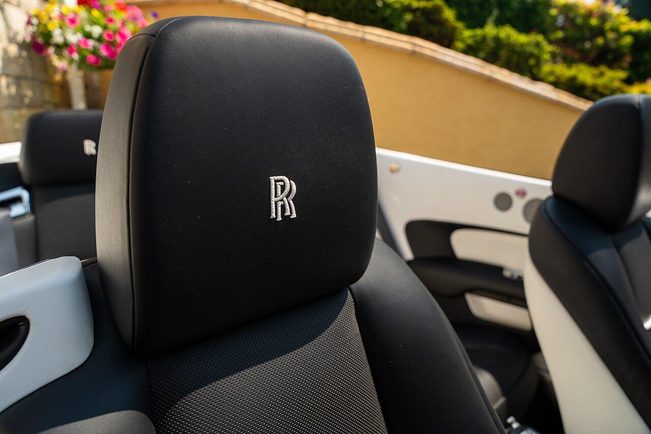 Rolls-Royce Dawn view 53