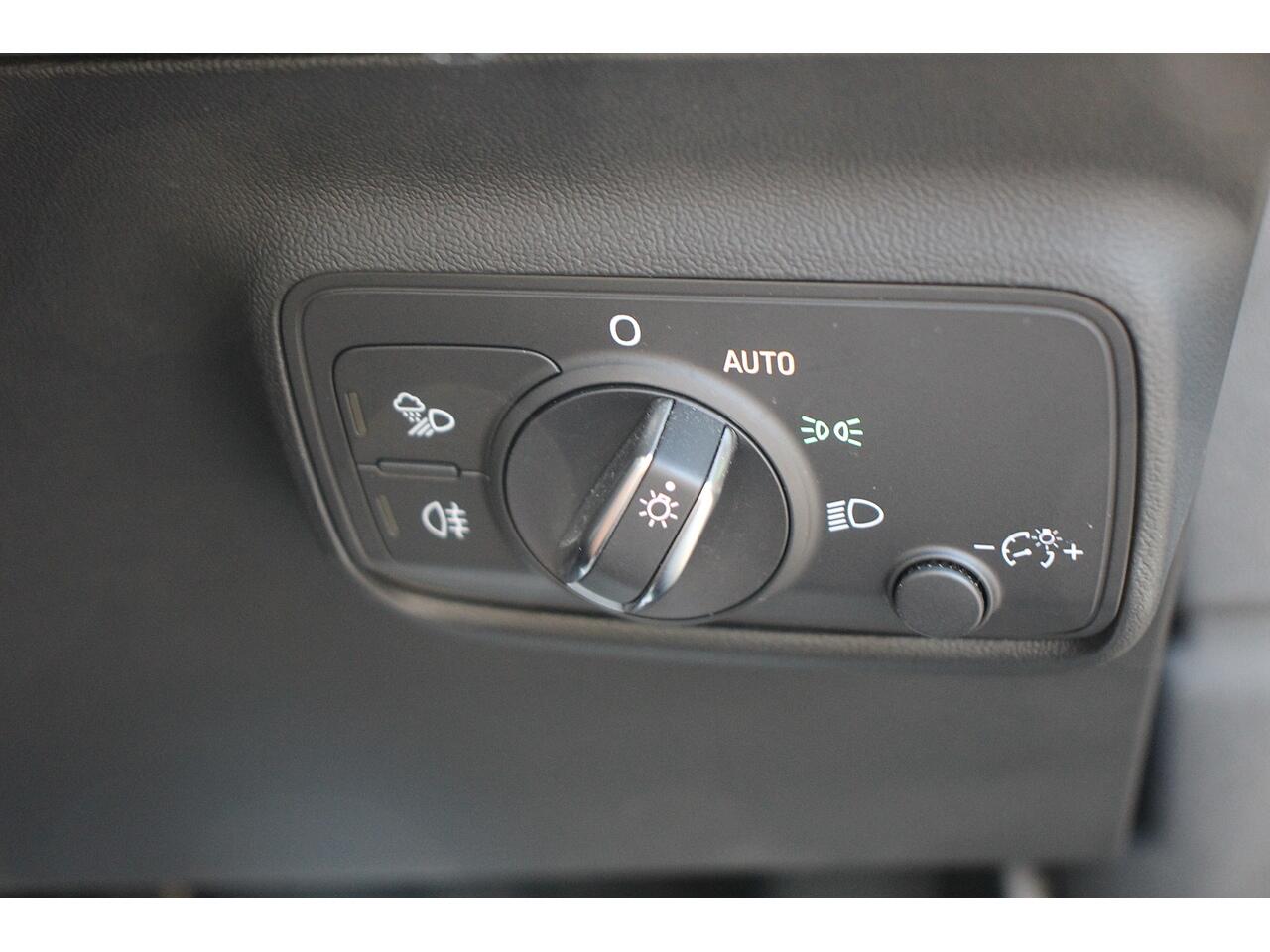 Audi TT view 29