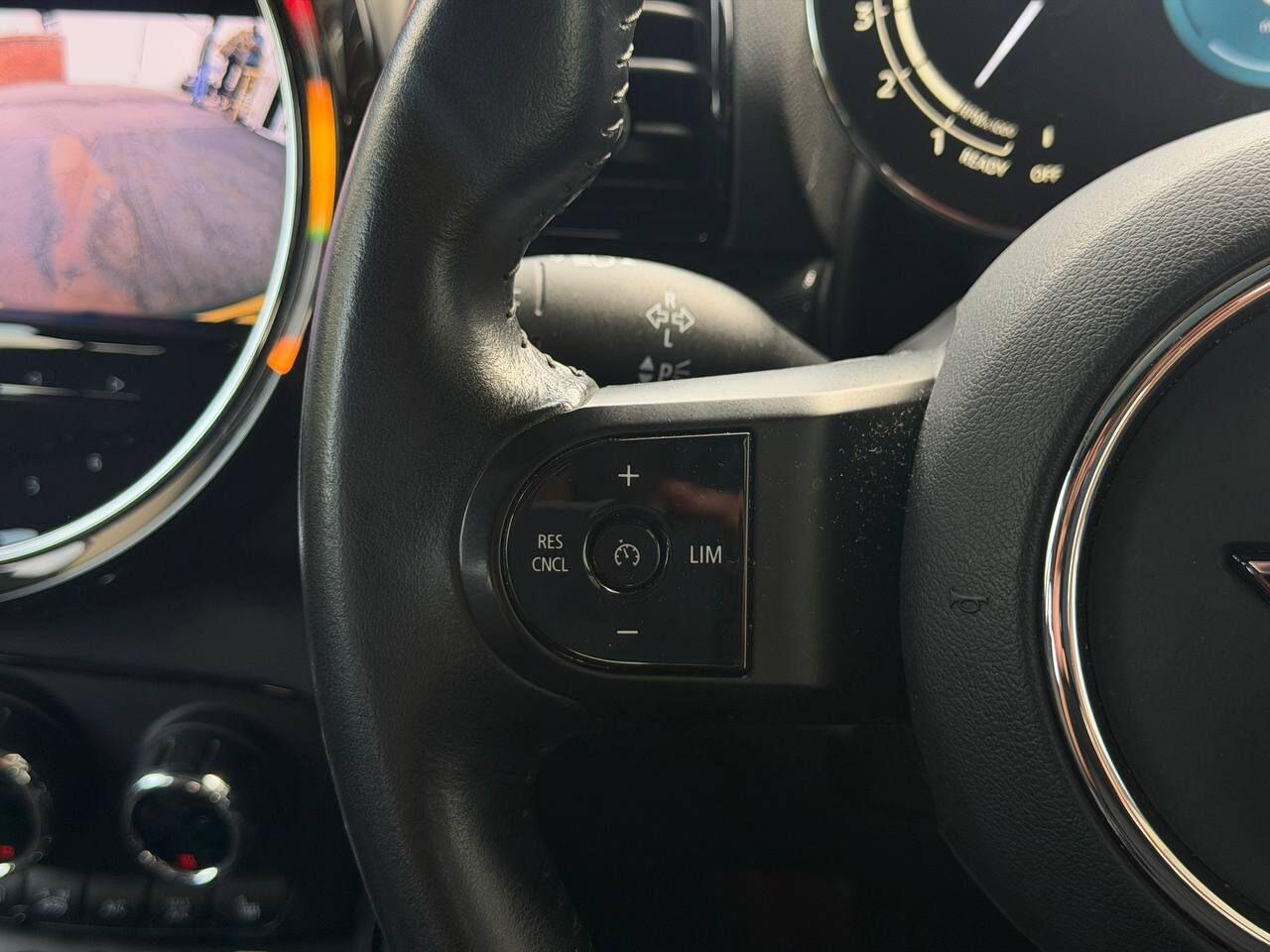 MINI Clubman view 28
