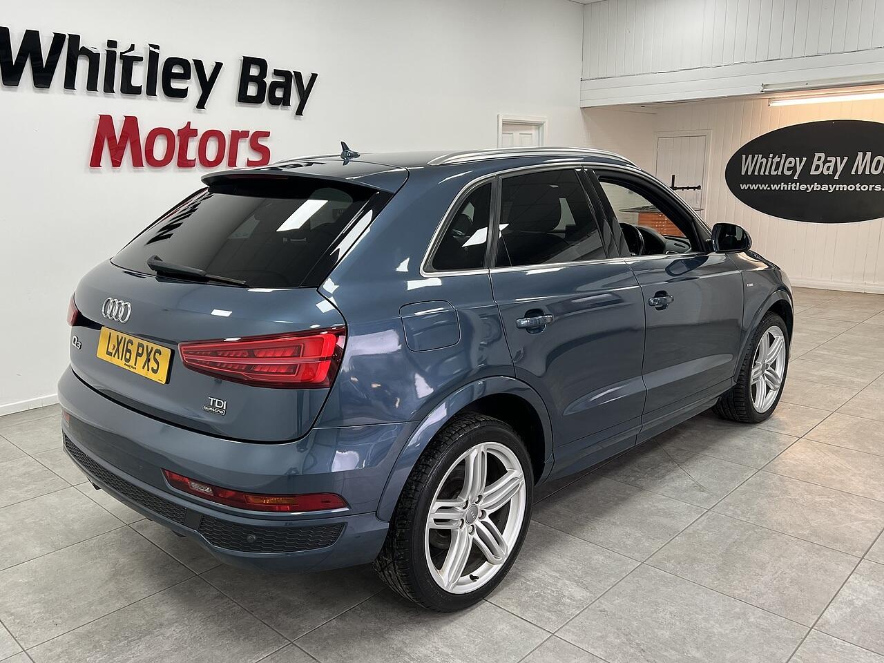 Audi Q3 view 3