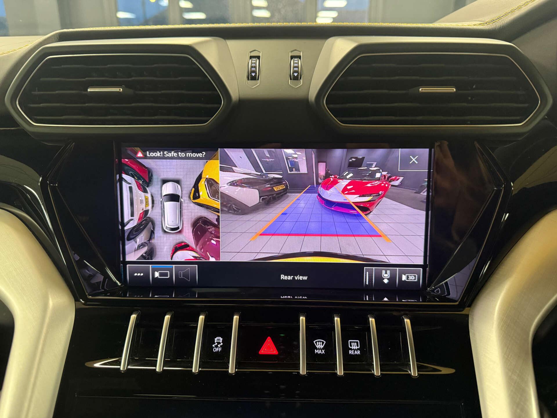 Lamborghini Urus view 21