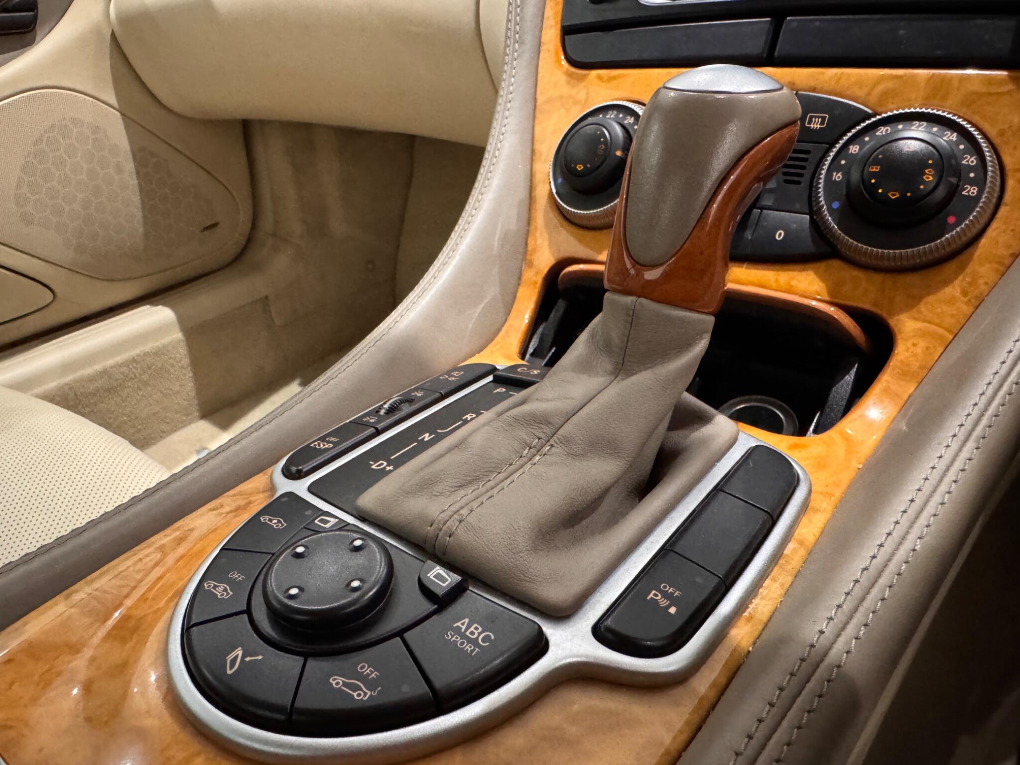 Mercedes-Benz SL view 15