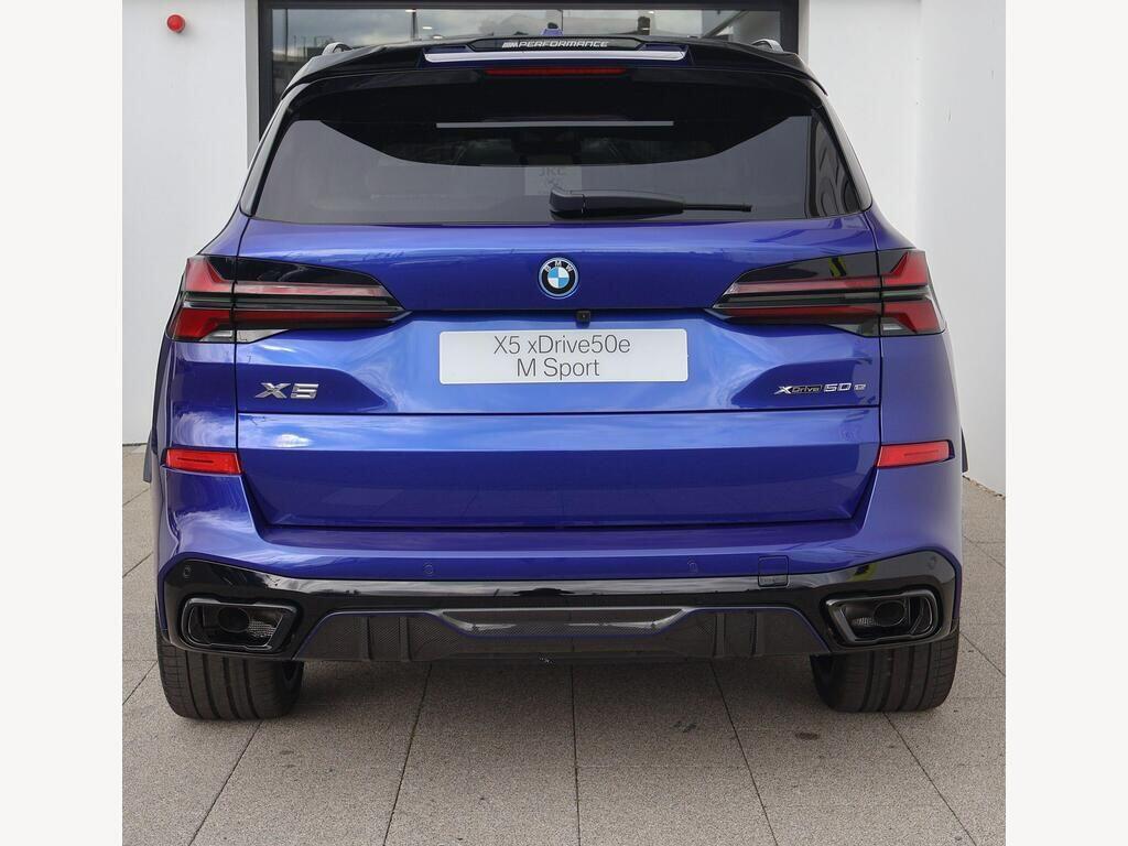 BMW X5 view 10