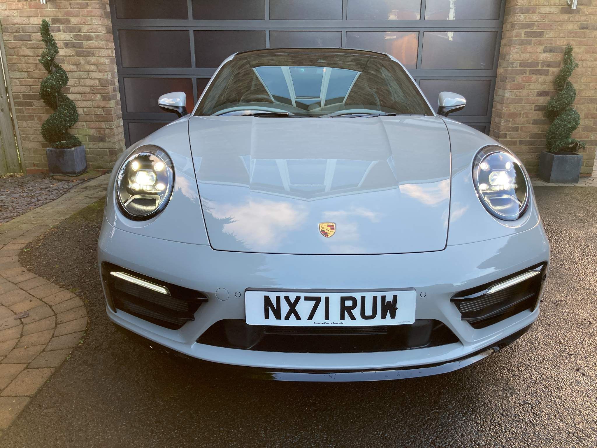 Porsche 911 view 28