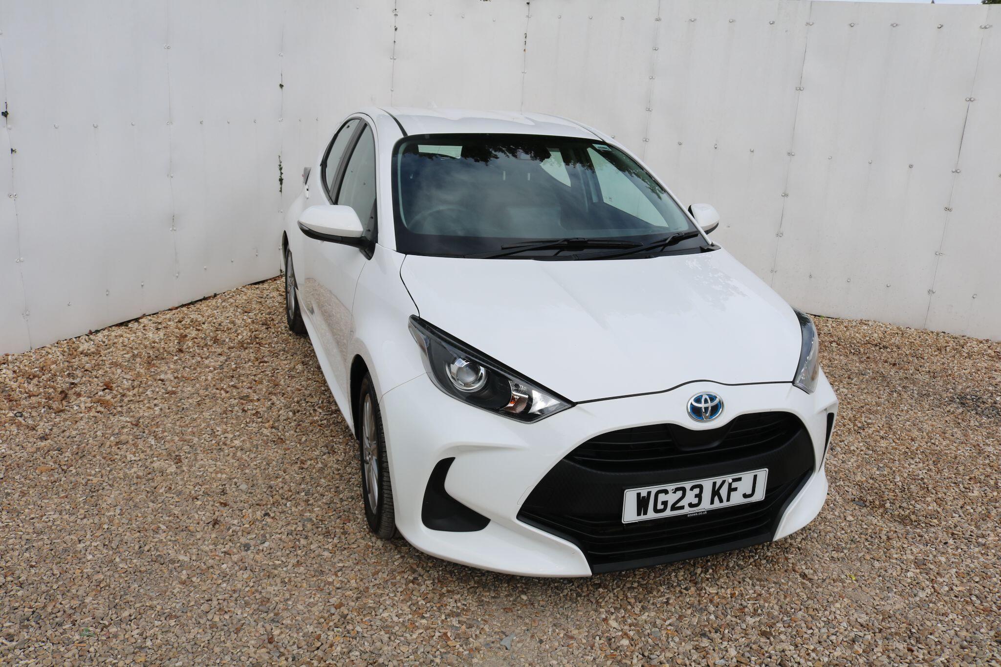 Toyota Yaris view 12