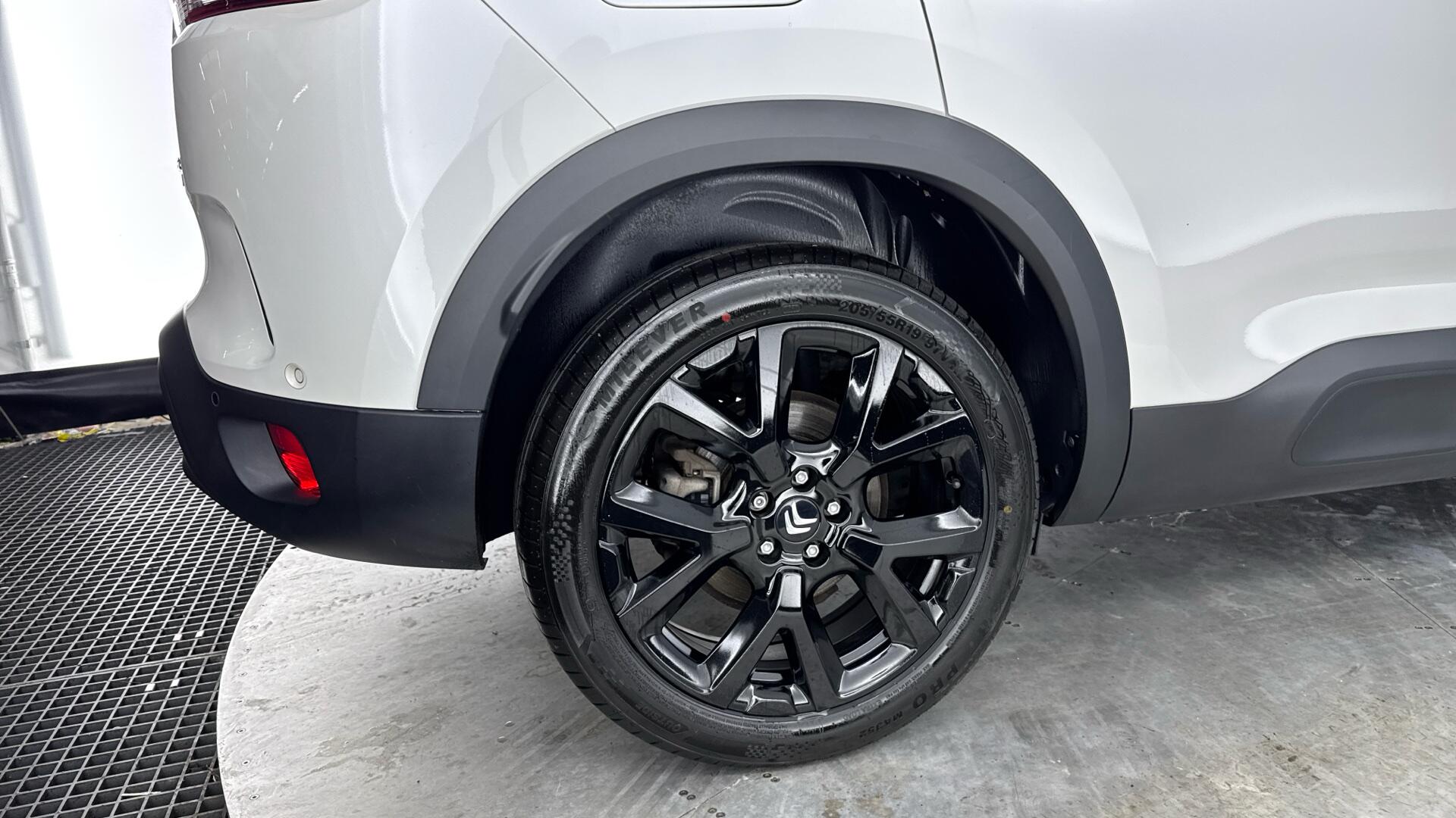 Citroen C5 Aircross view 22