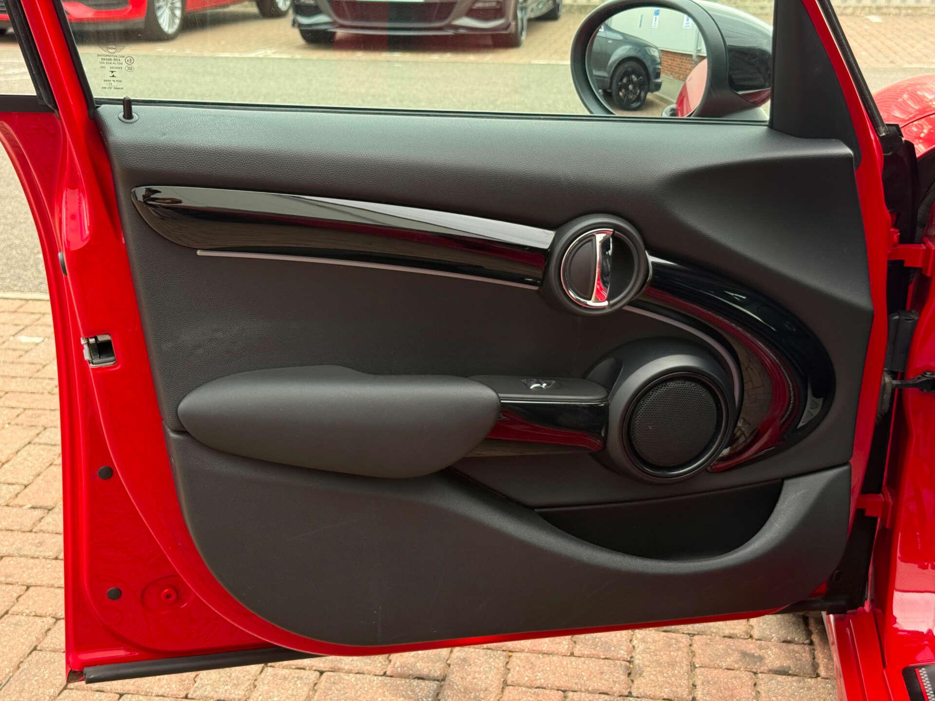 Mini Cooper view 41