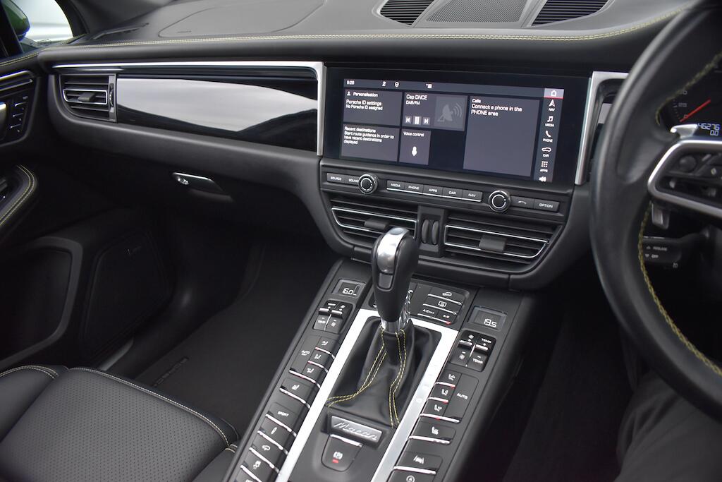 Porsche Macan view 82