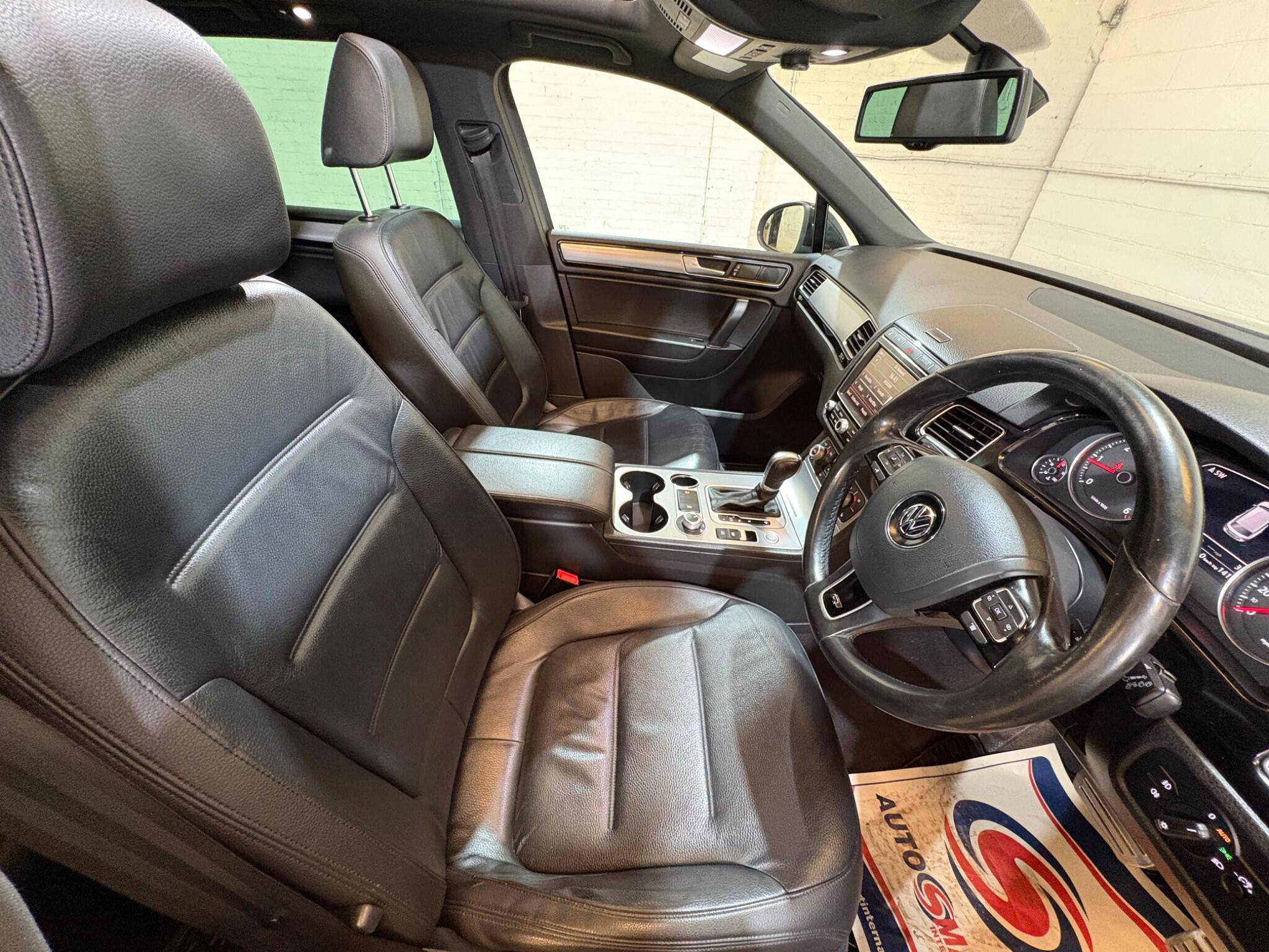 Volkswagen Touareg view 36