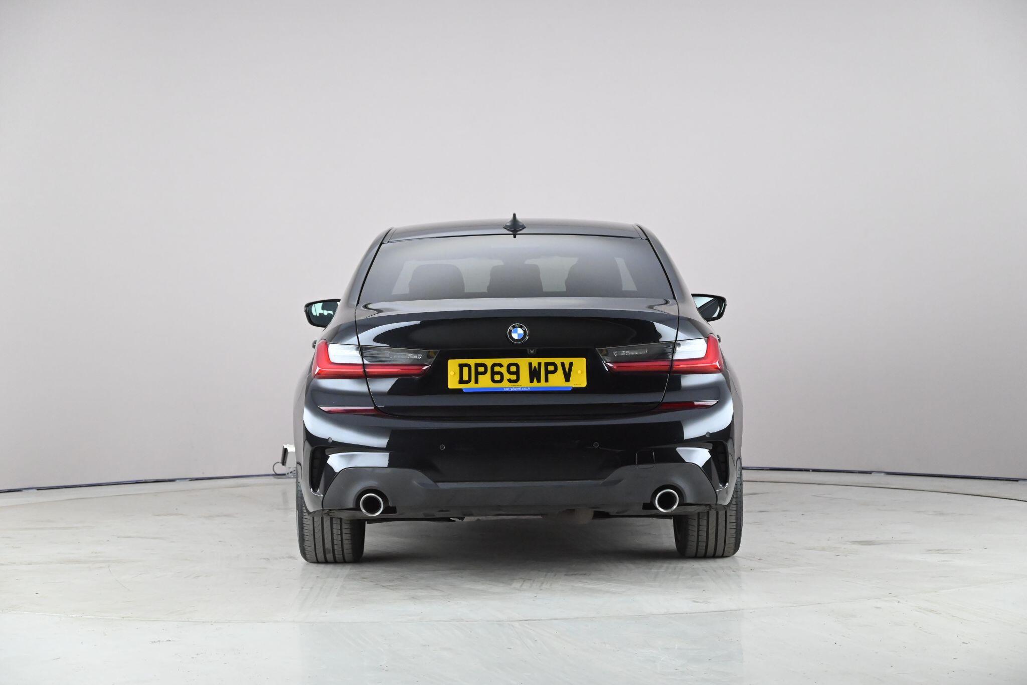 BMW 3 Series view 9