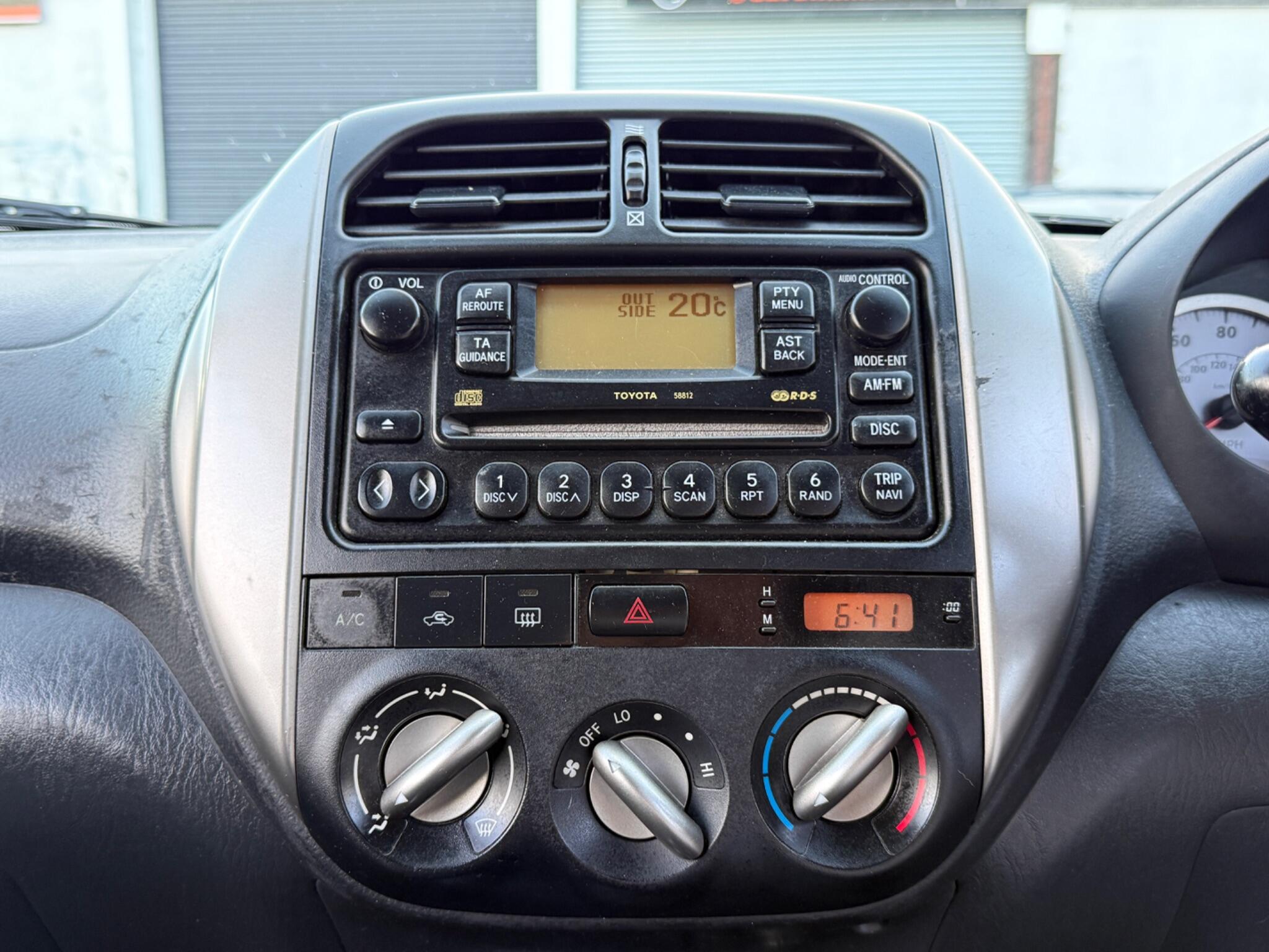 Toyota RAV4 - Image 29
