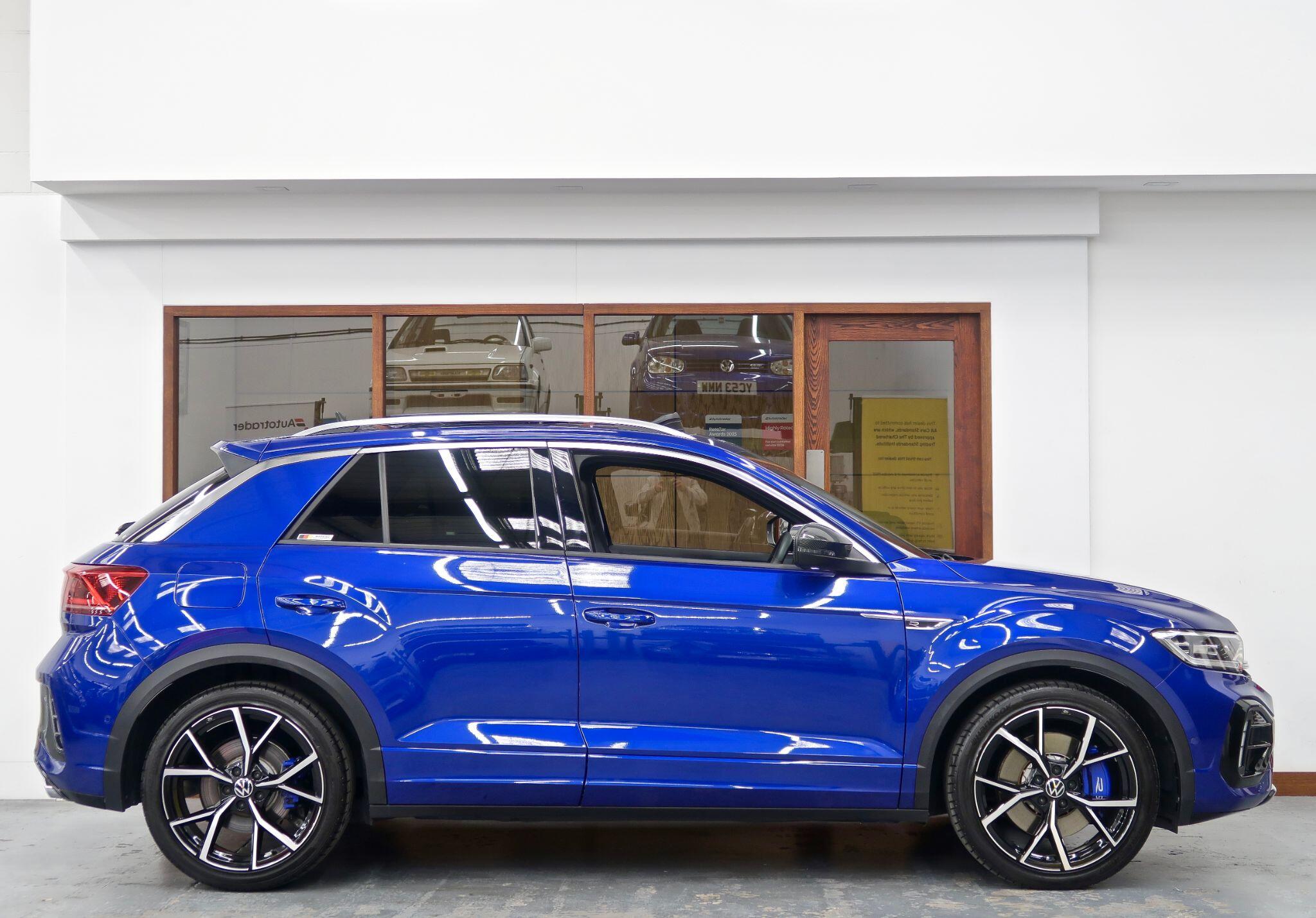 Volkswagen T-Roc view 6