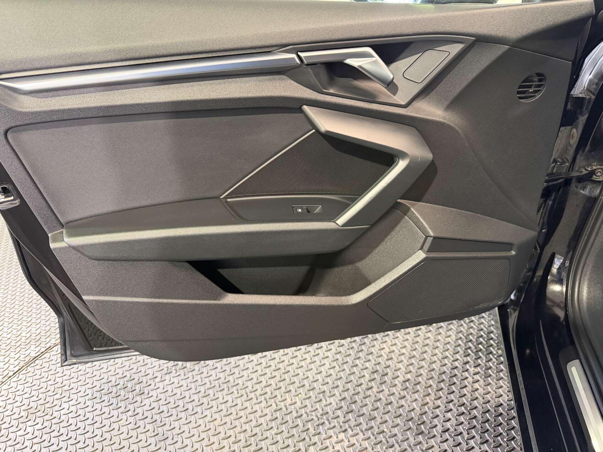 Audi A3 view 64