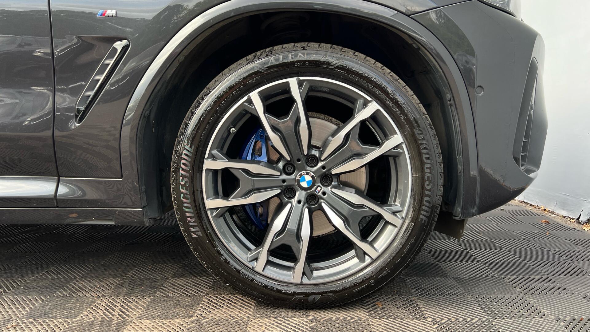 BMW X4 view 14