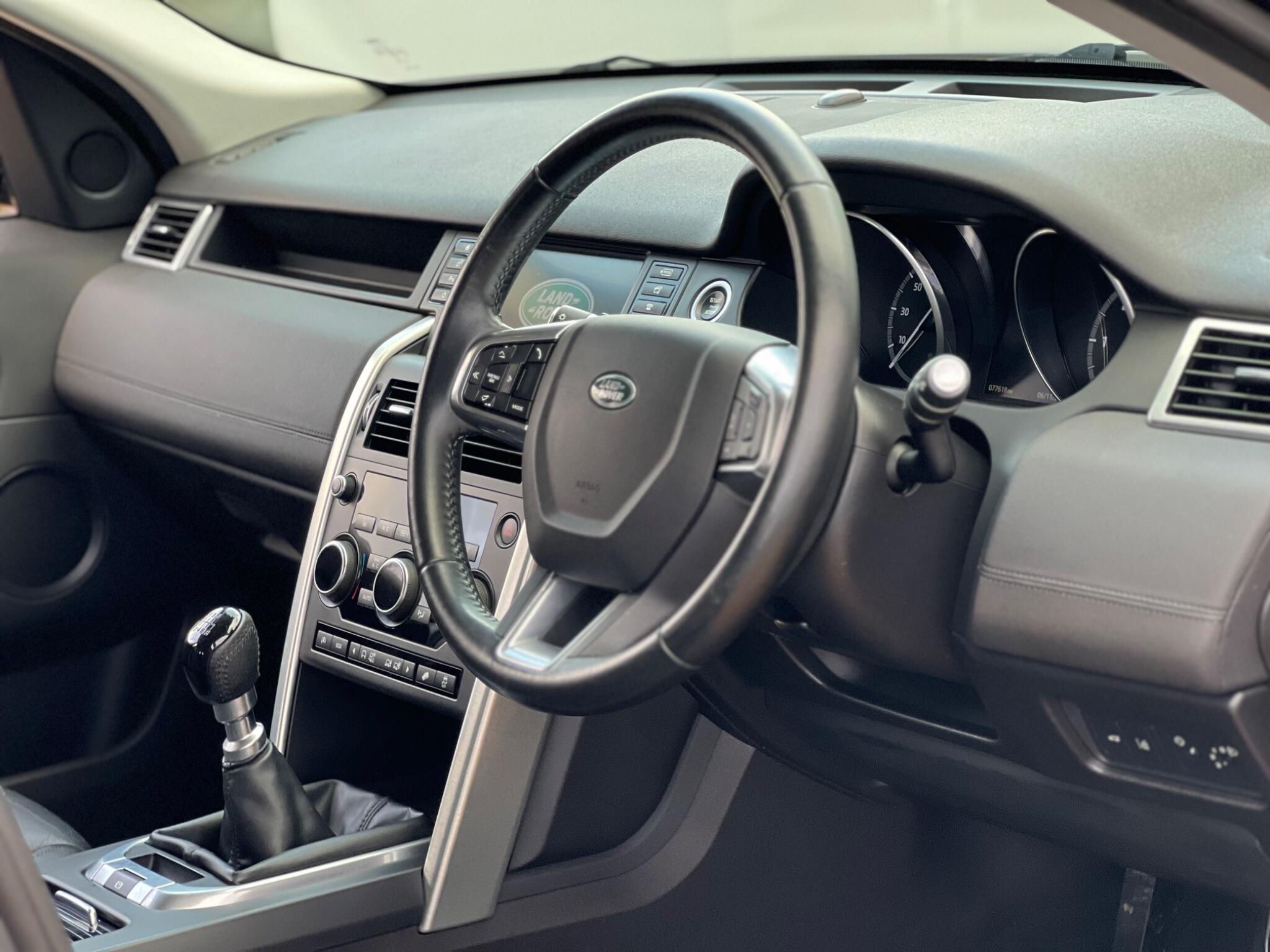 Land Rover Discovery Sport view 10