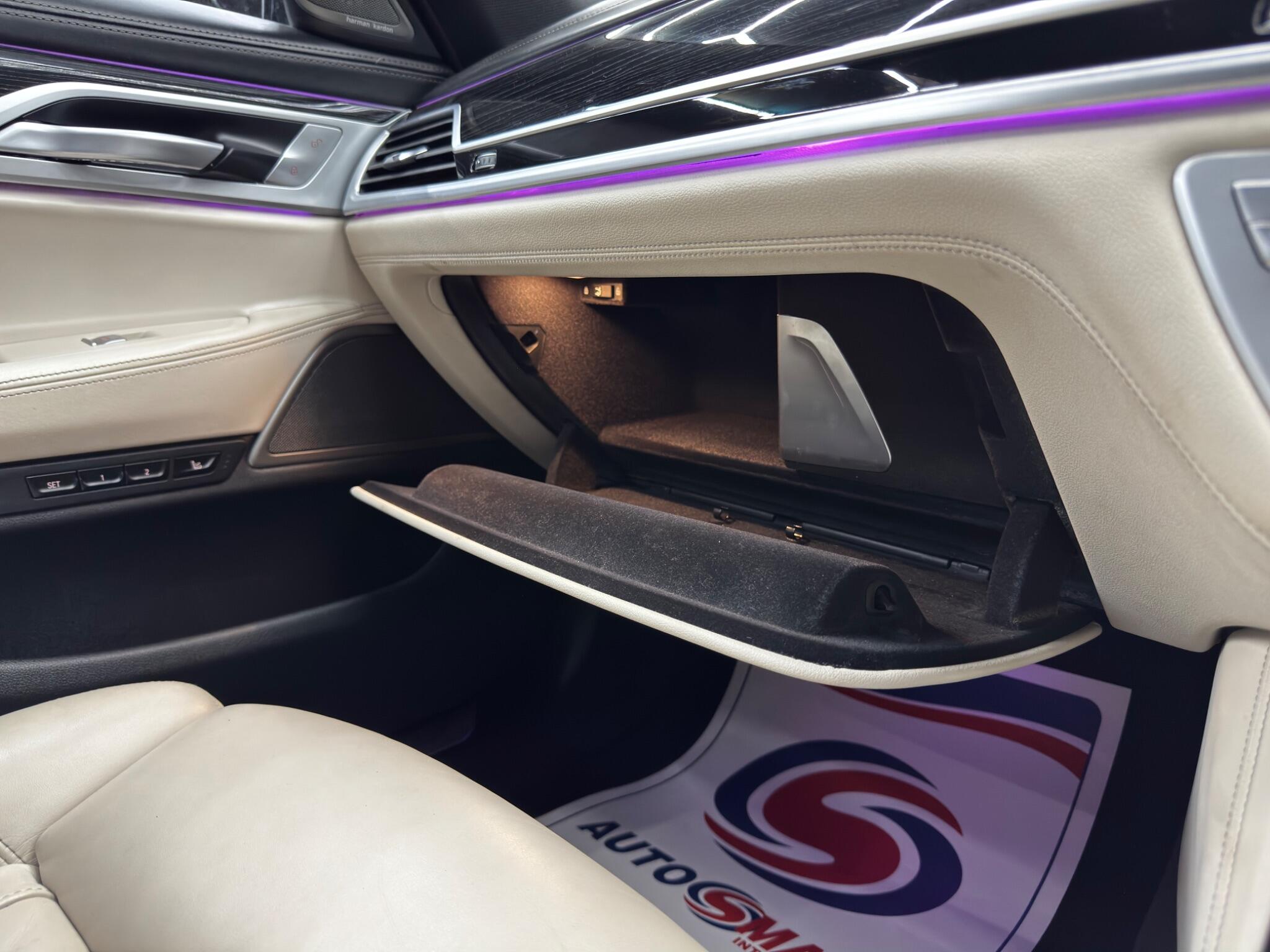 BMW 7 Series view 45
