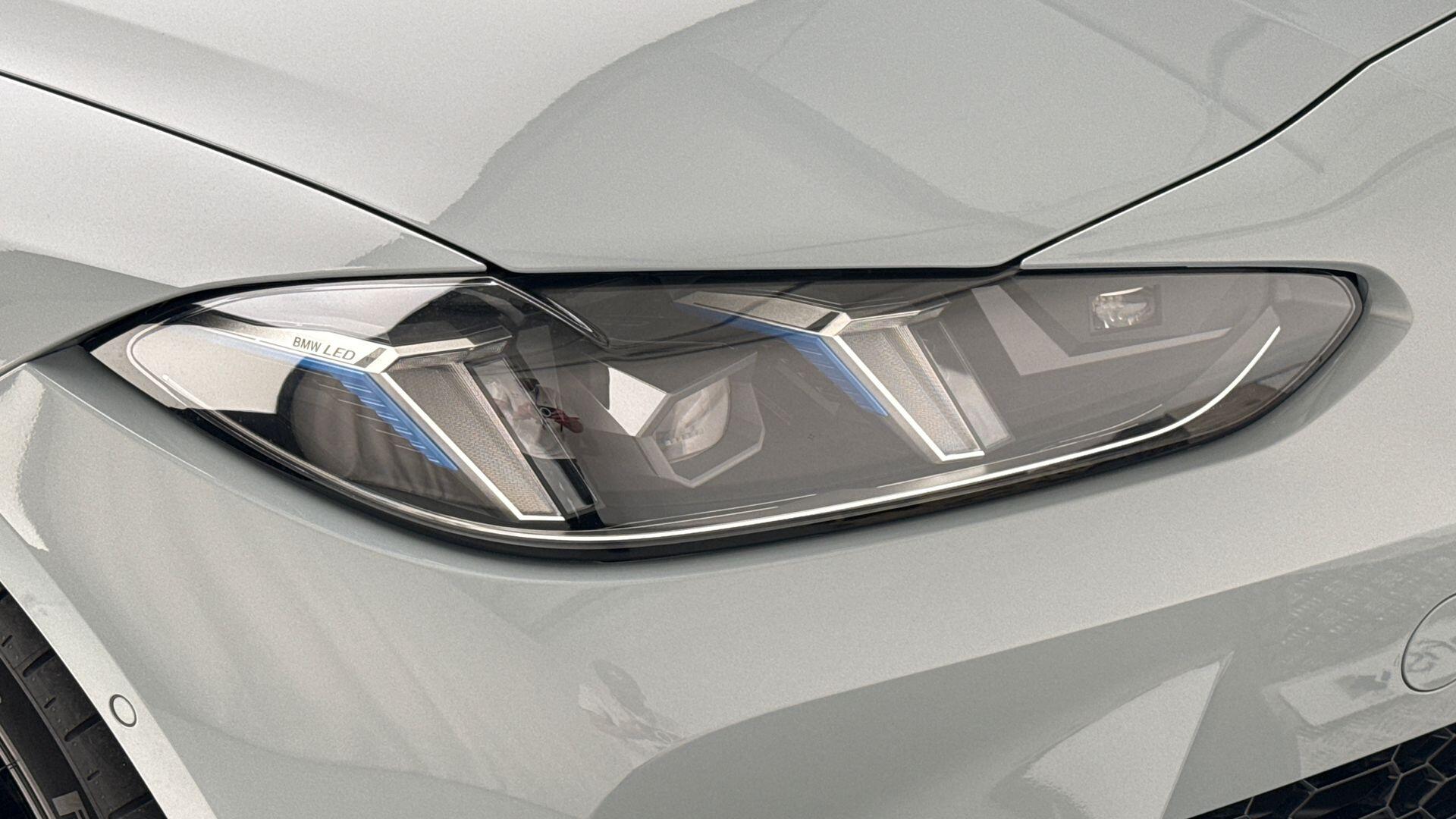 BMW M4 view 23