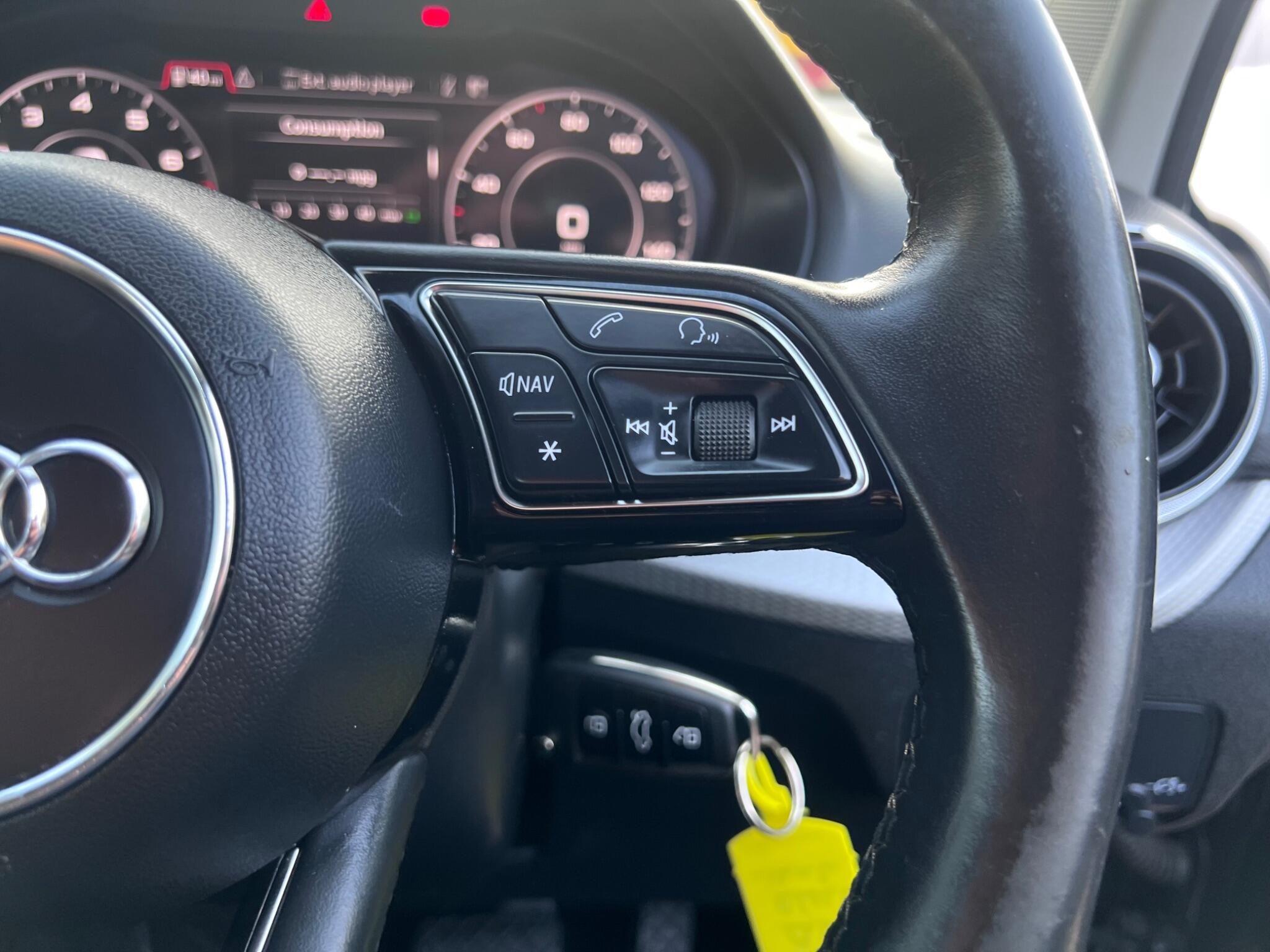 Audi Q2 view 27
