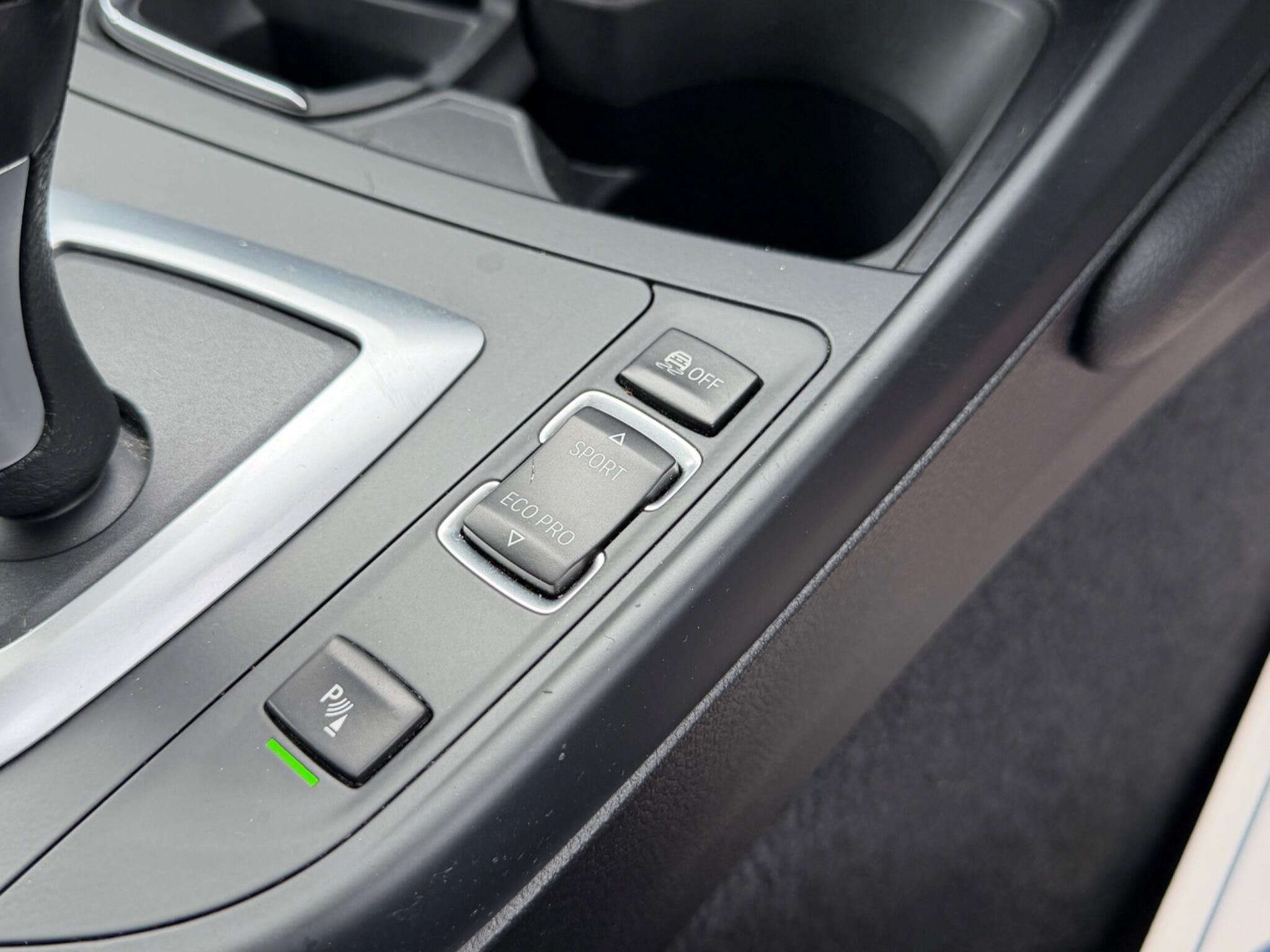 BMW 1 Series view 17