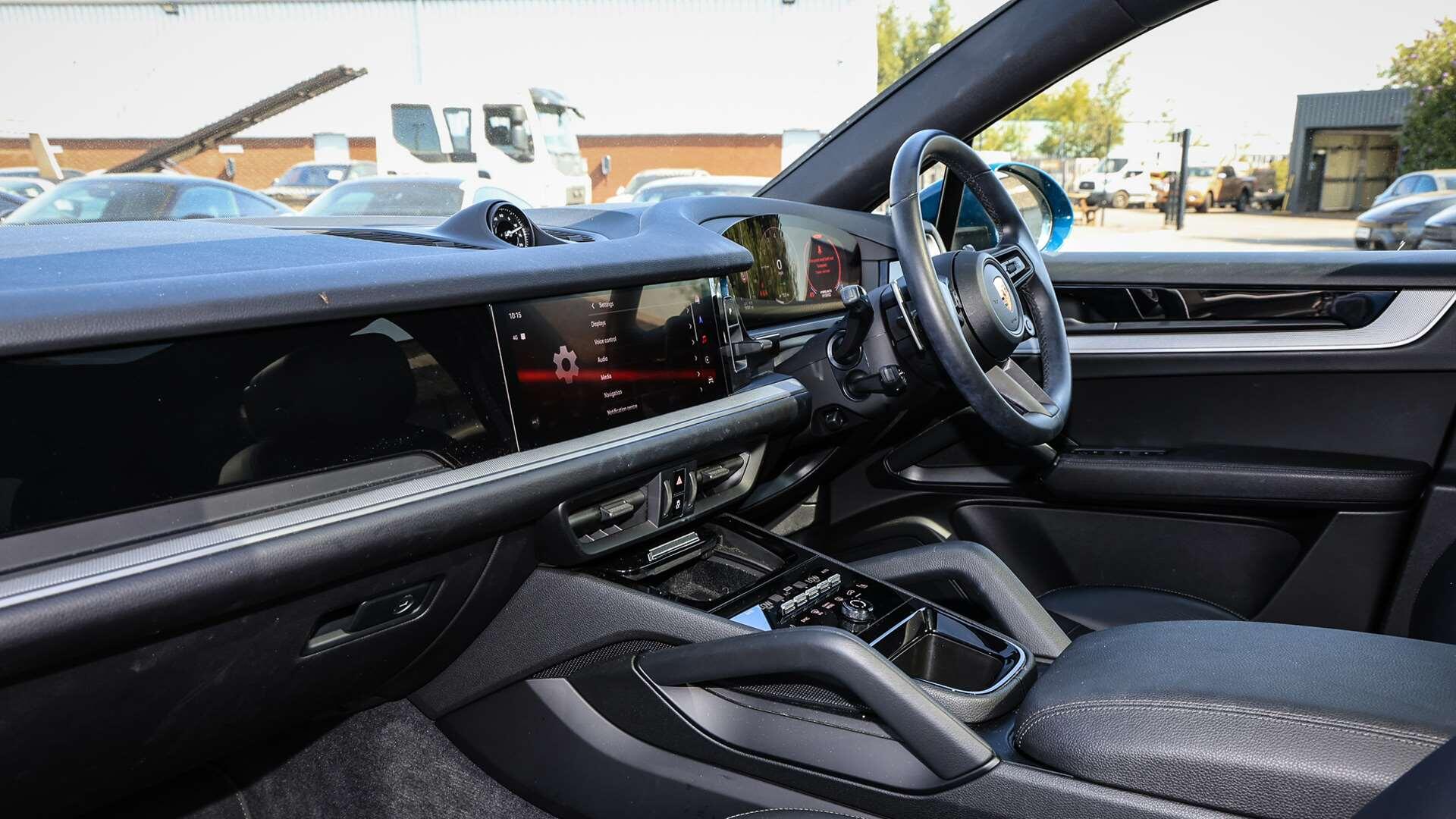 Porsche Cayenne view 5